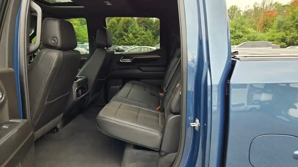 2024 Chevrolet Silverado 1500 High Country Premium - 4