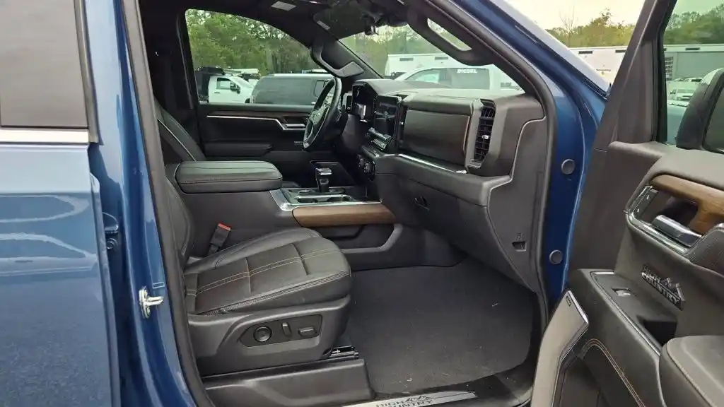 2024 Chevrolet Silverado 1500 High Country Premium - 5
