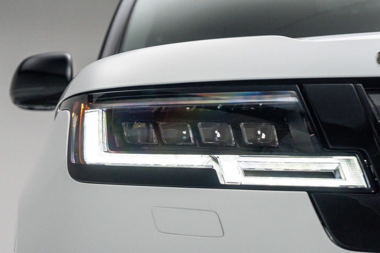 Overfinch-Built 2025 Land Rover Range Rover Autobiography SWB