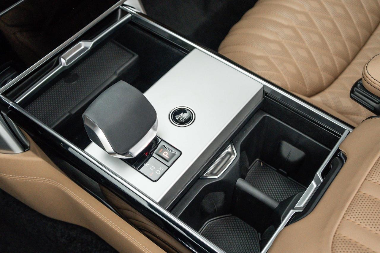 Overfinch-Built 2025 Land Rover Range Rover Autobiography SWB