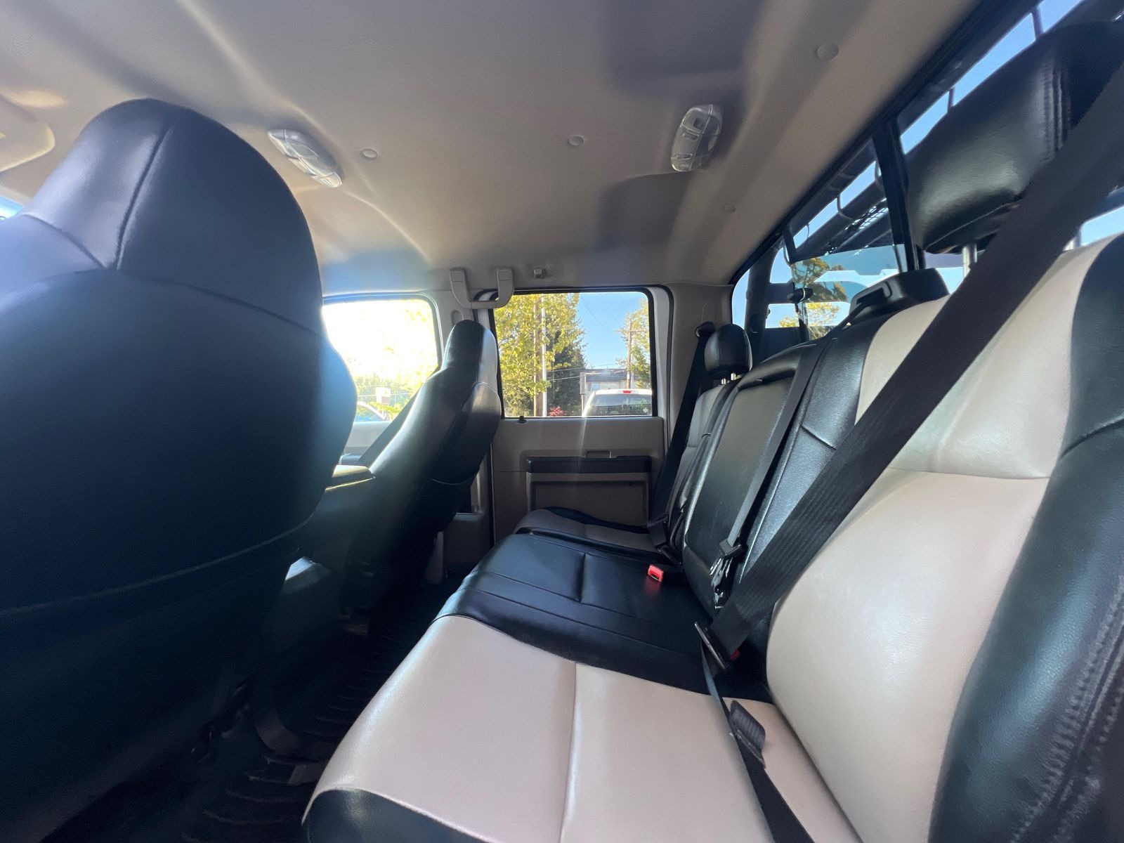 2009 Ford F-350 Super Duty XLT - 2