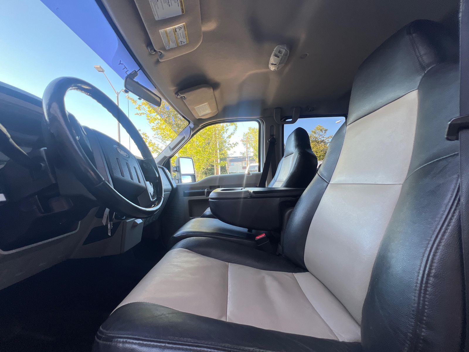 2009 Ford F-350 Super Duty XLT - 3