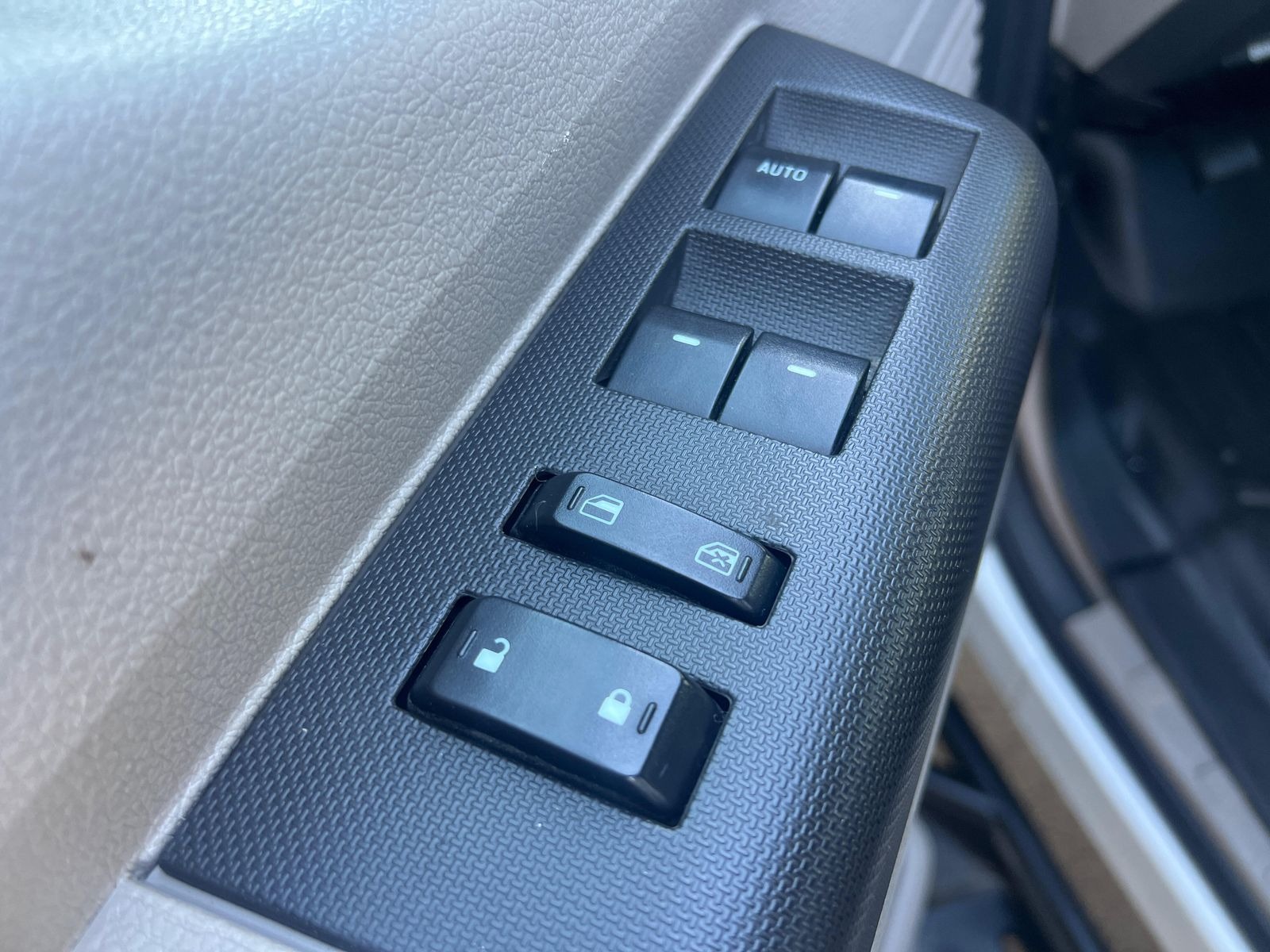 2009 Ford F-350 Super Duty XLT - 5