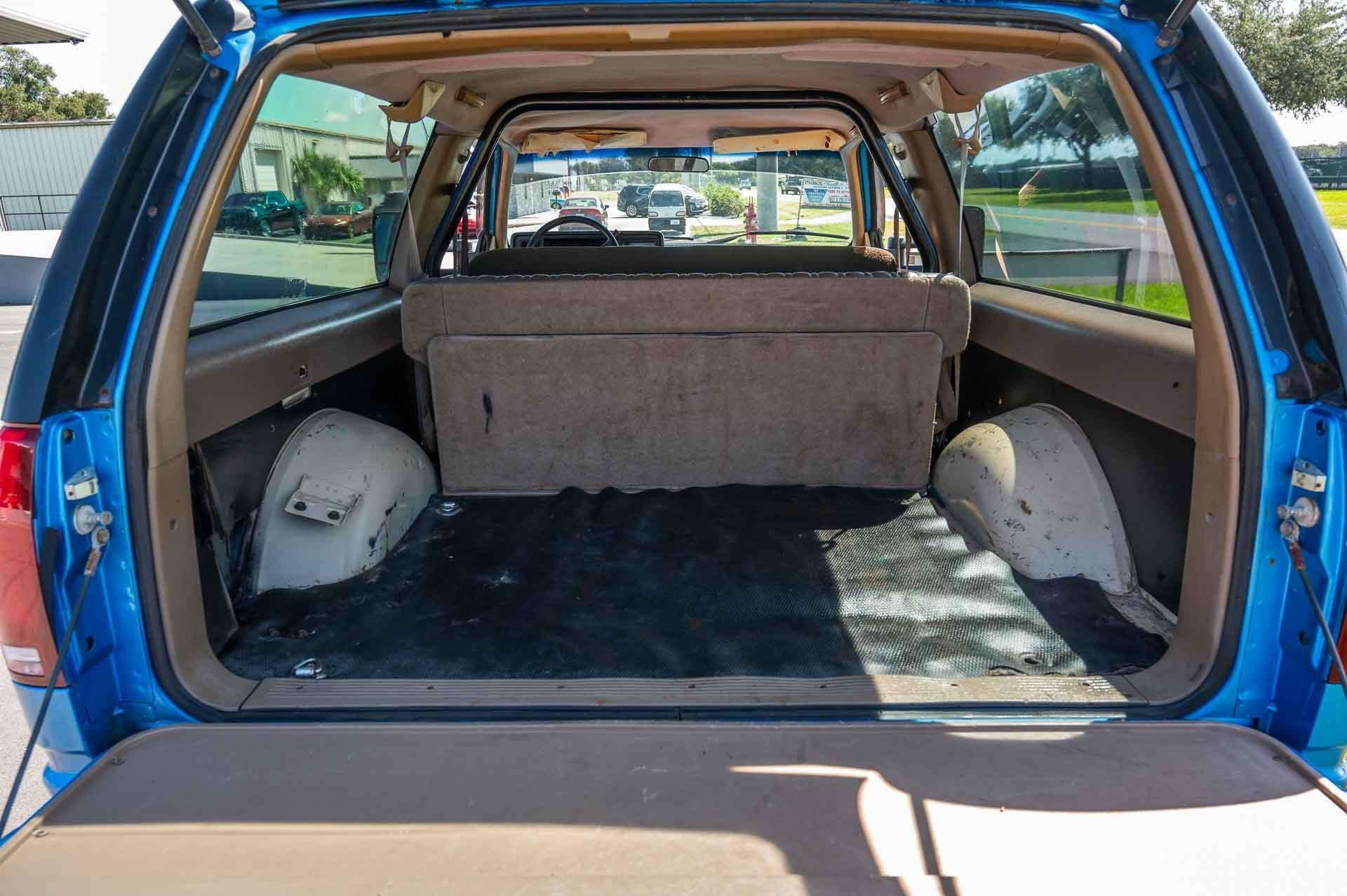 1992 GMC Yukon SL - 4