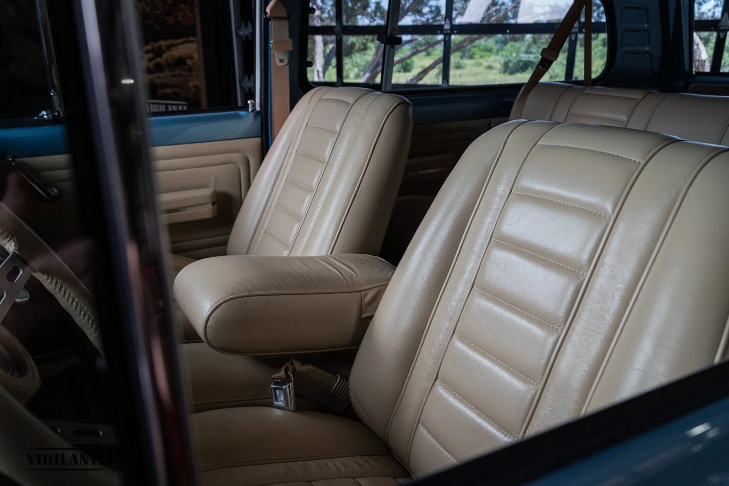 6.4L HEMI V8-Powered 1975 Jeep Cherokee S - 4