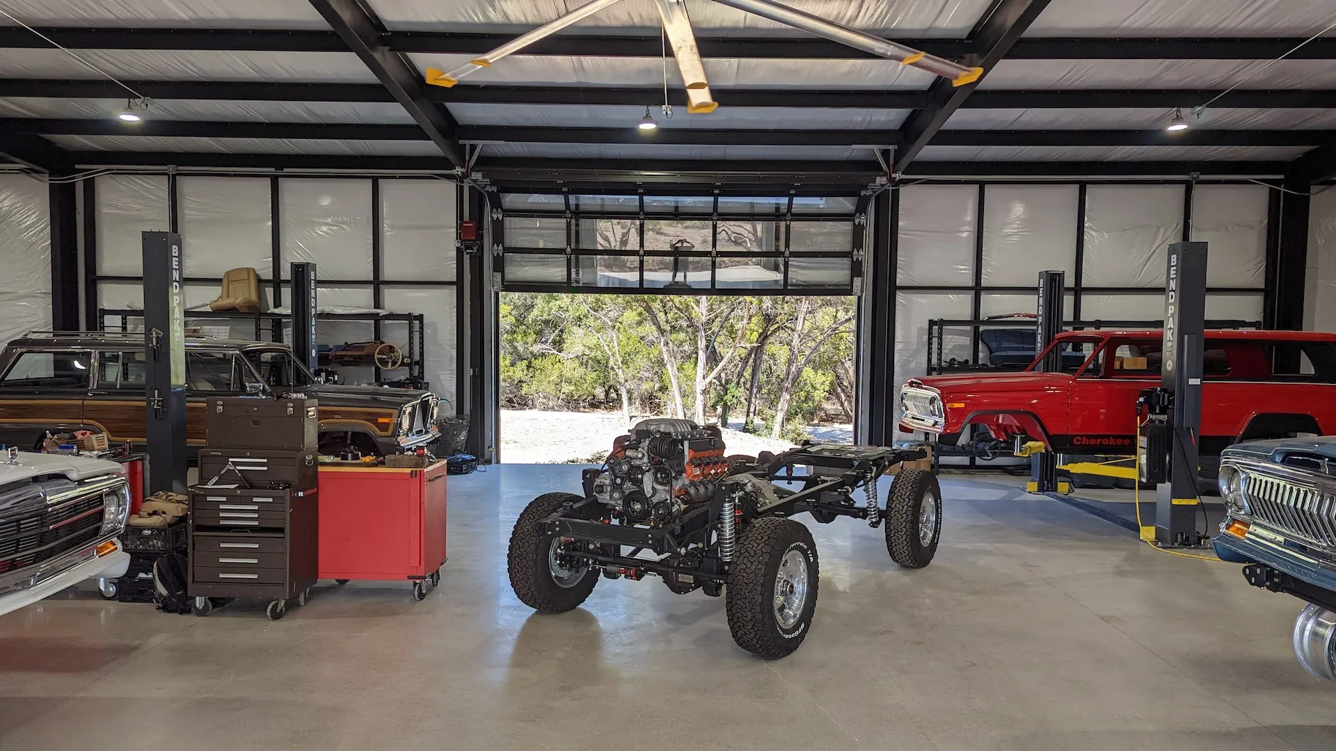 6.4L HEMI V8-Powered 1975 Jeep Cherokee S