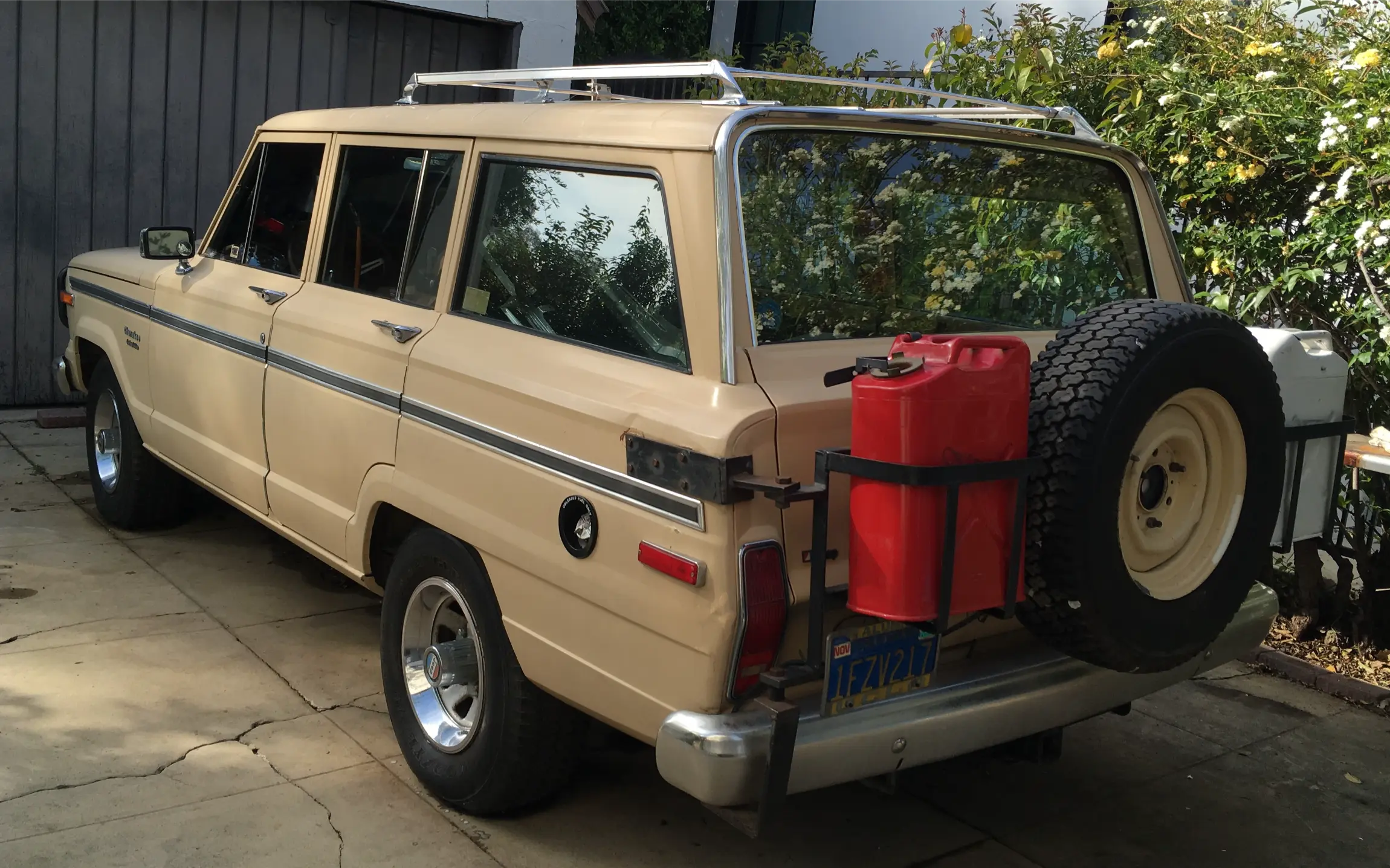 1983 Jeep Cherokee SJ - 5