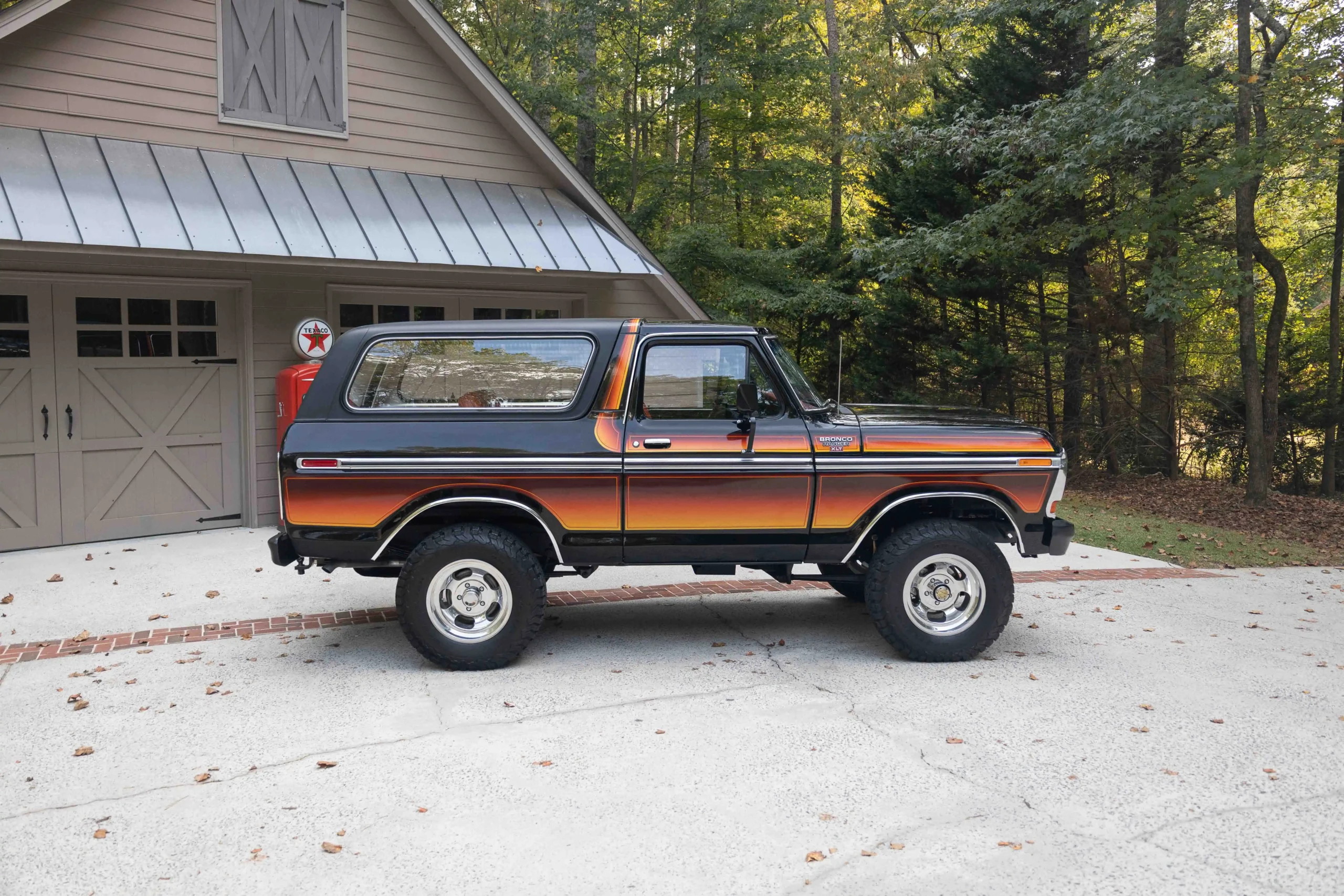 1979 Ford Bronco Ranger XLT Free Wheeling - 3