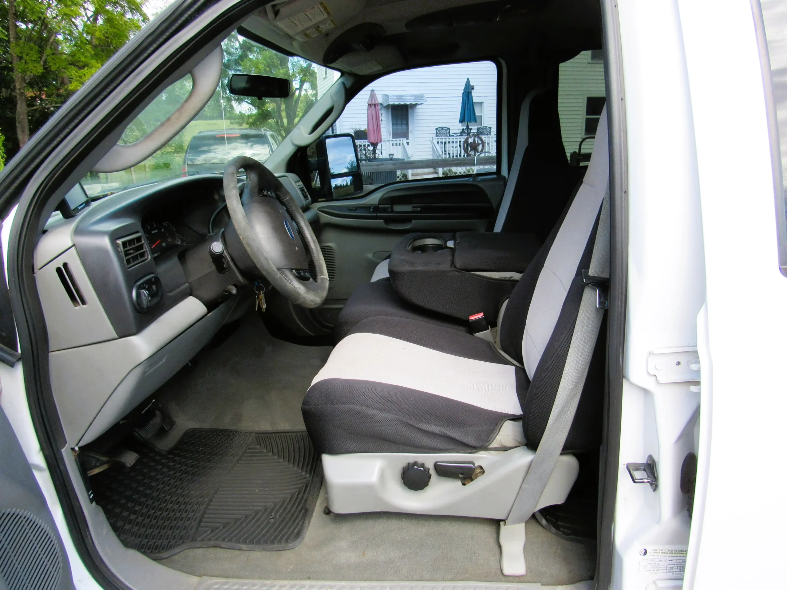 6.0L Turbo Diesel-Powered 2005 Ford Excursion XLT