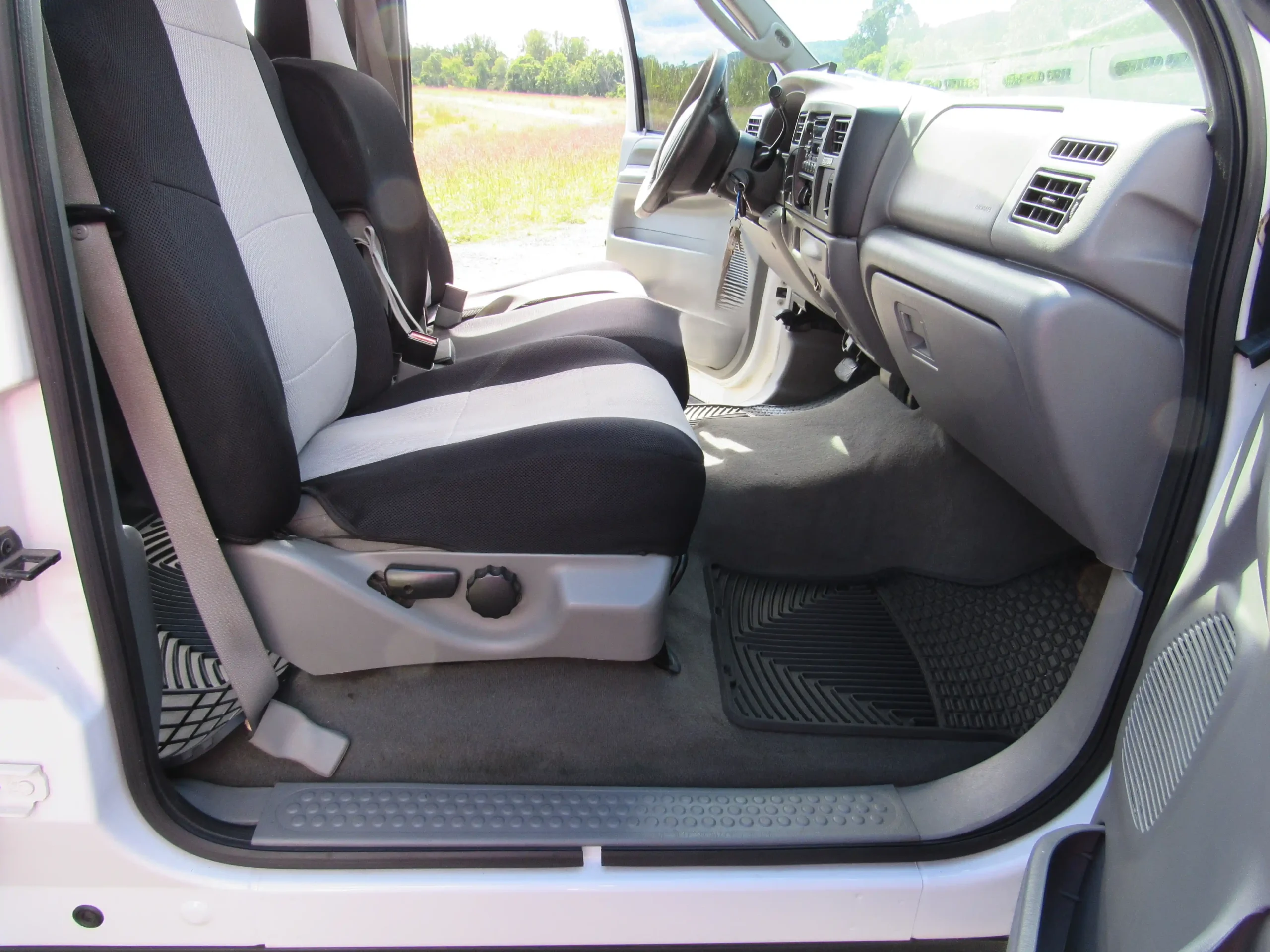 6.0L Turbo Diesel-Powered 2005 Ford Excursion XLT