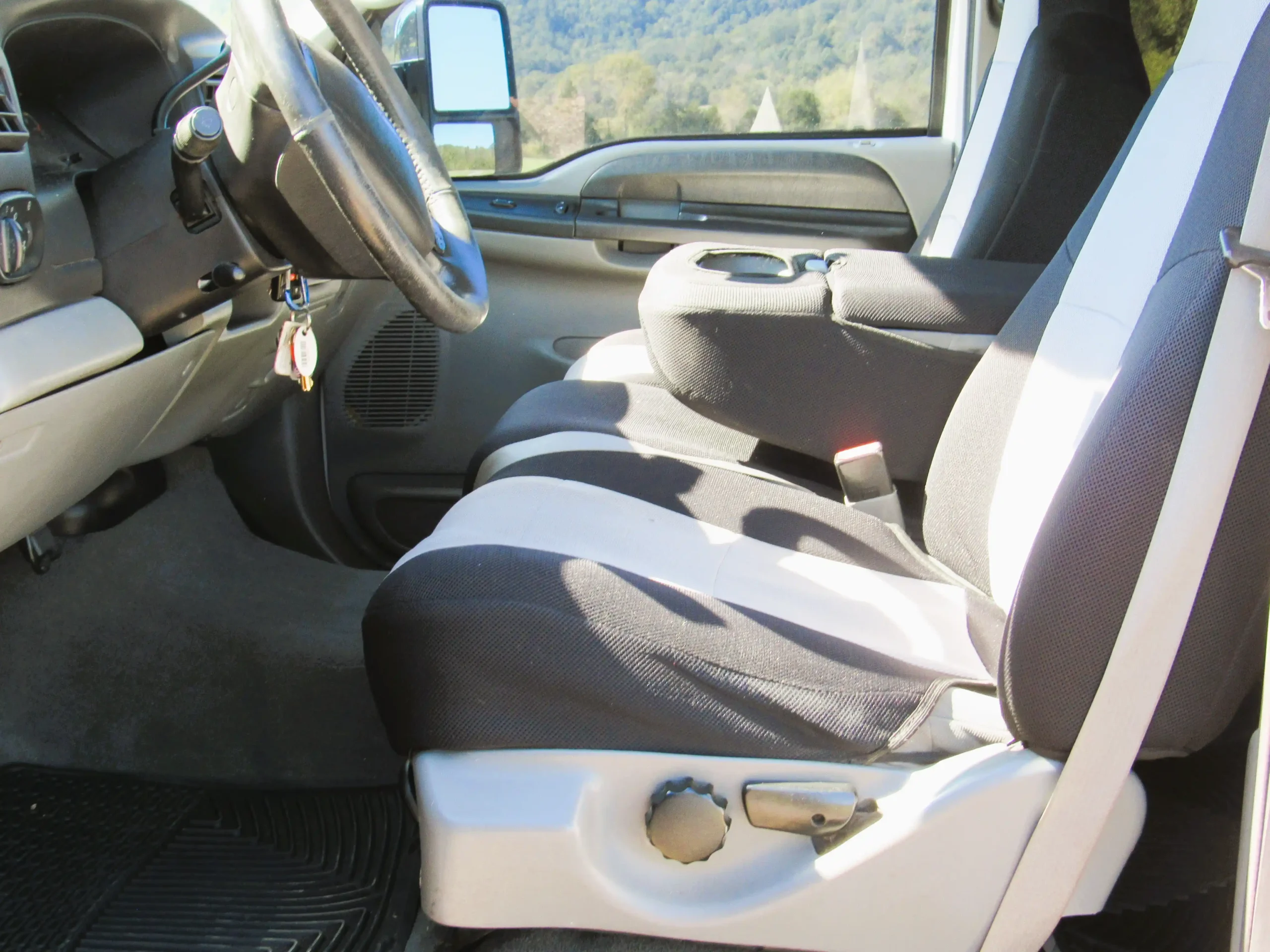 6.0L Turbo Diesel-Powered 2005 Ford Excursion XLT