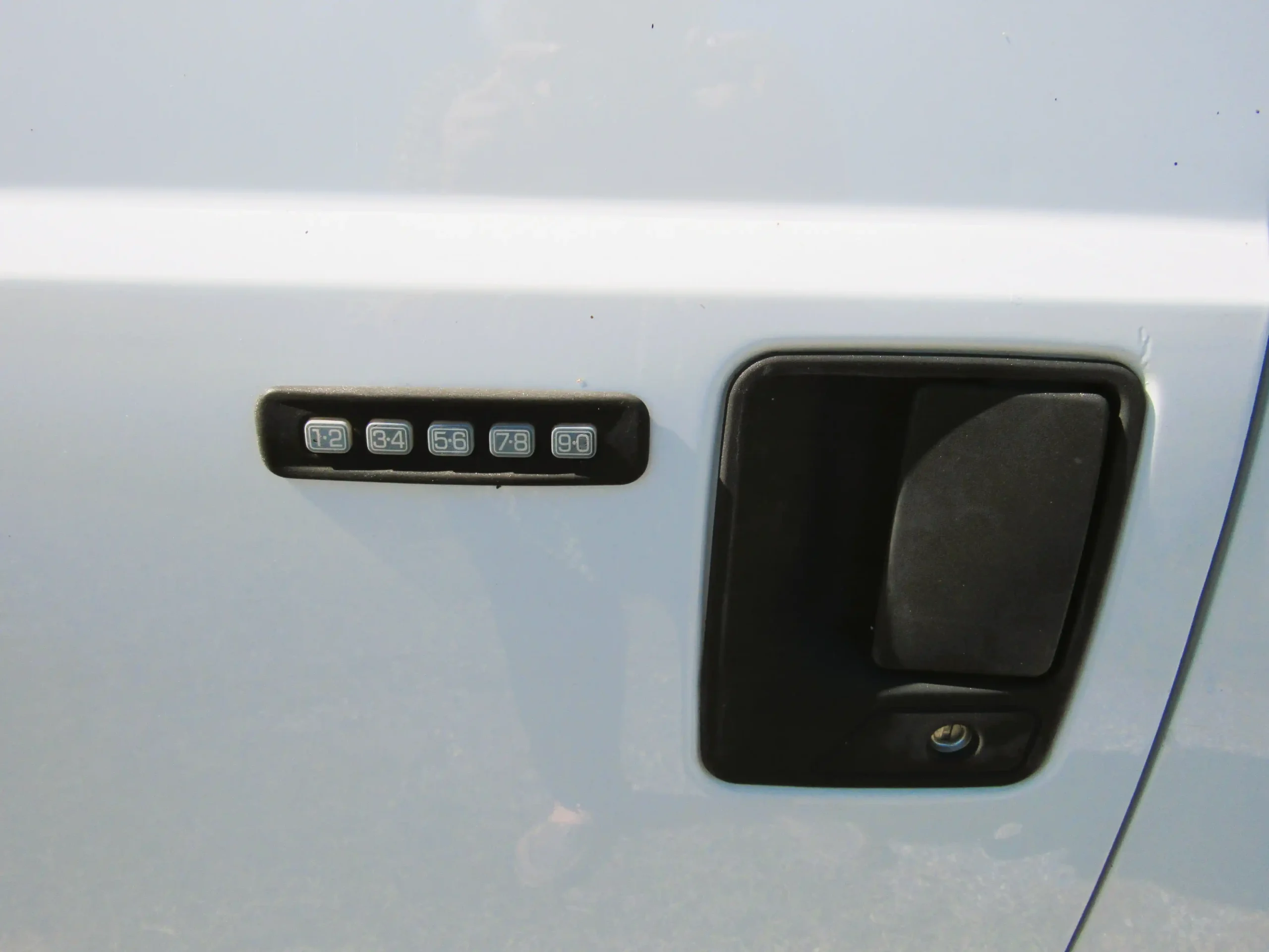 6.0L Turbo Diesel-Powered 2005 Ford Excursion XLT