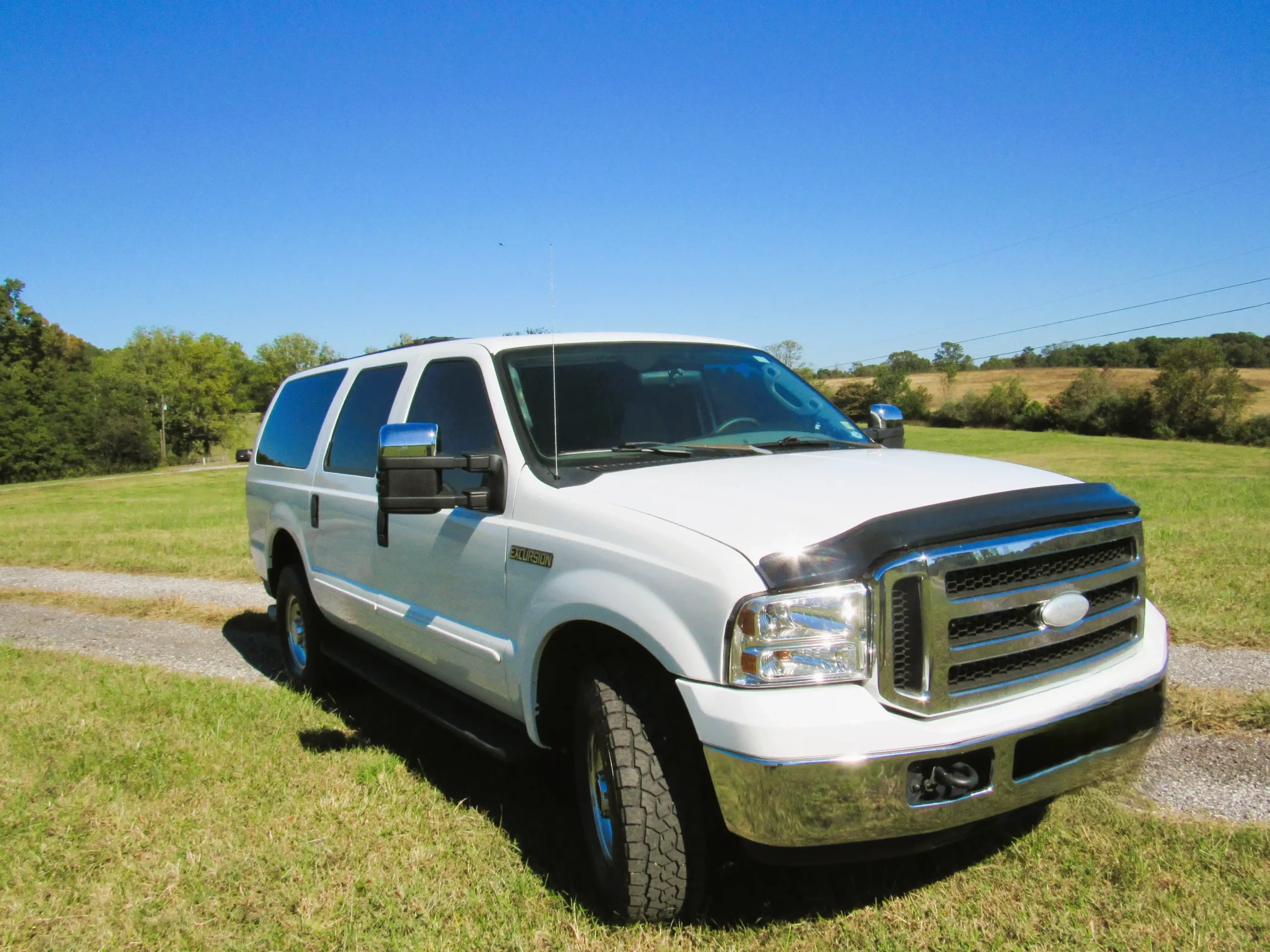 6.0L Turbo Diesel-Powered 2005 Ford Excursion XLT - 3