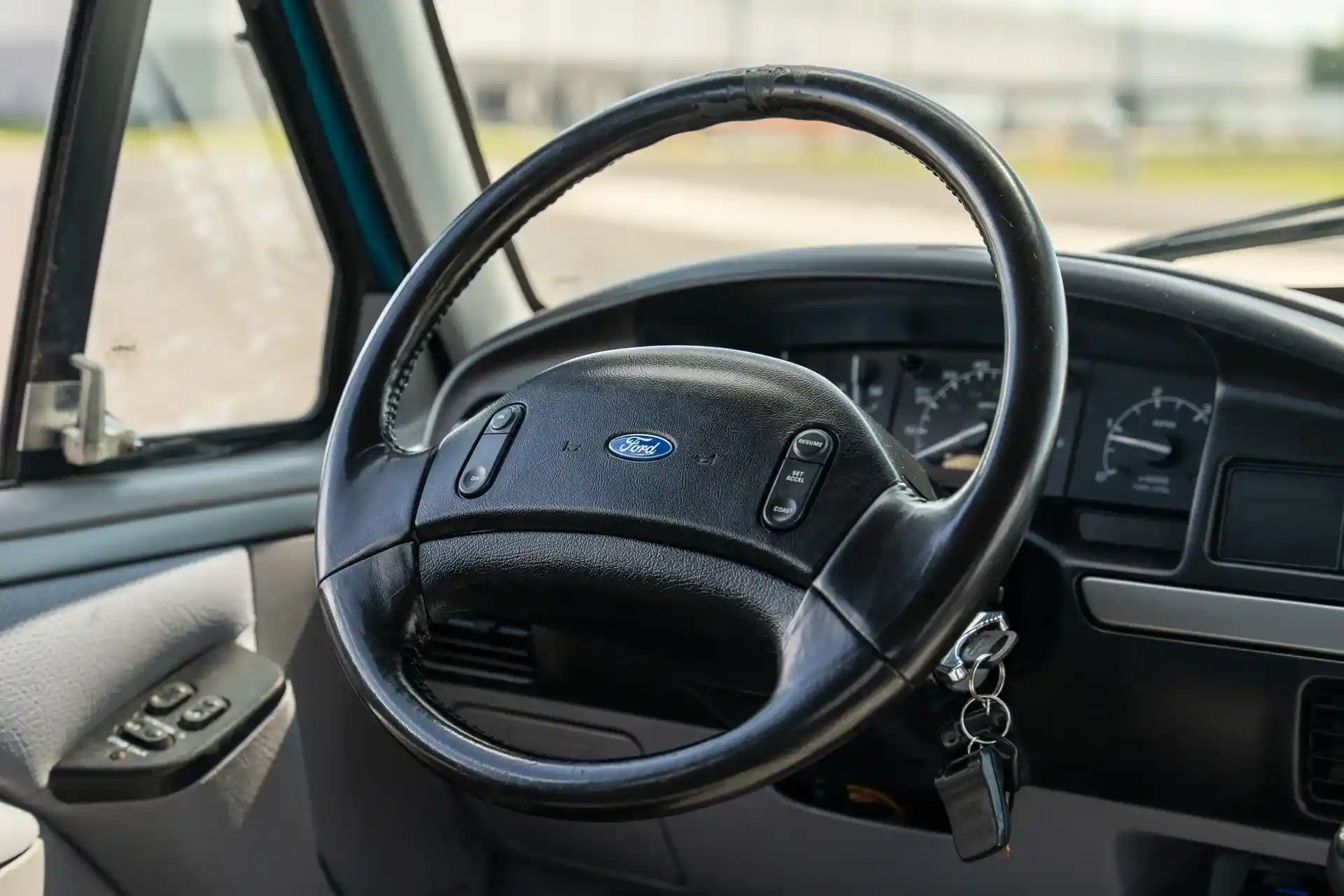 7.3L V8-Powered 1994 Ford F-350