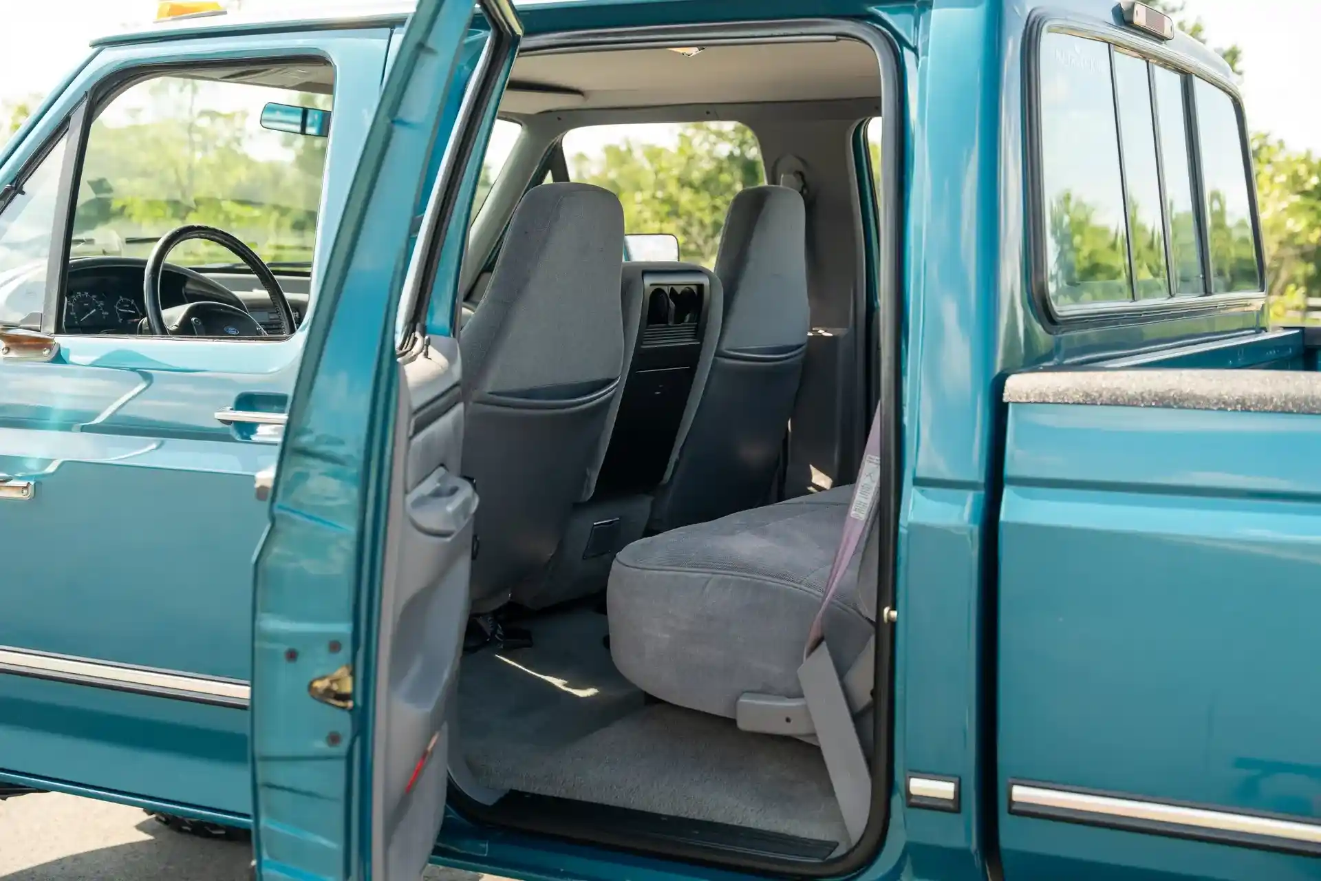 7.3L V8-Powered 1994 Ford F-350
