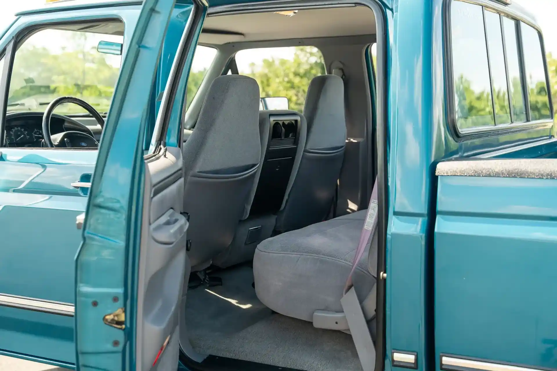 7.3L V8-Powered 1994 Ford F-350