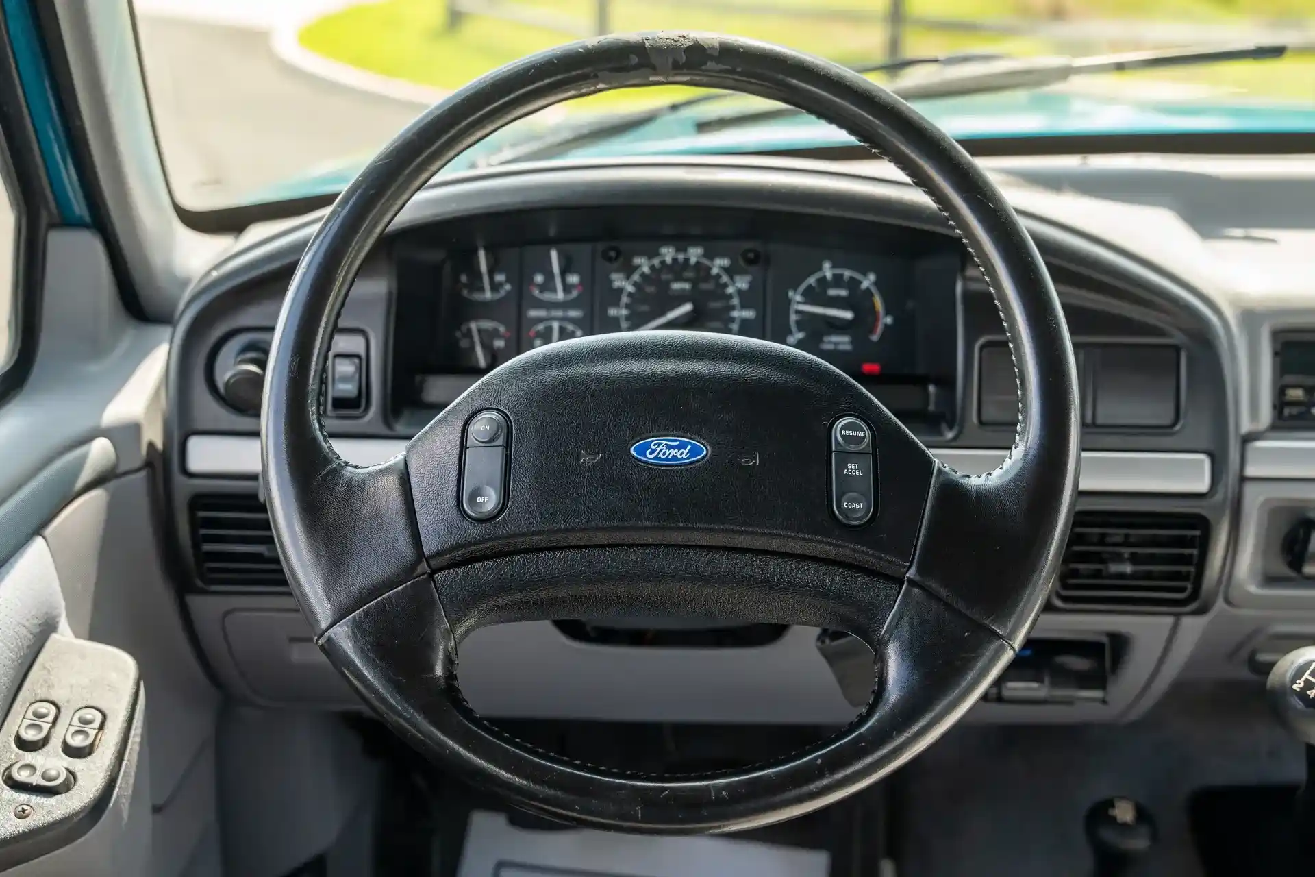 7.3L V8-Powered 1994 Ford F-350