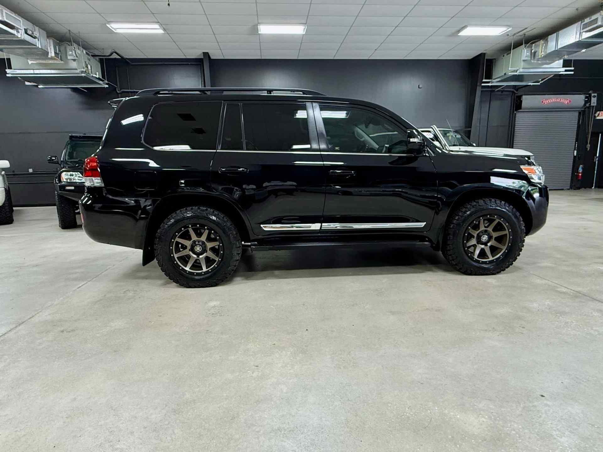 2018 Toyota Land Cruiser