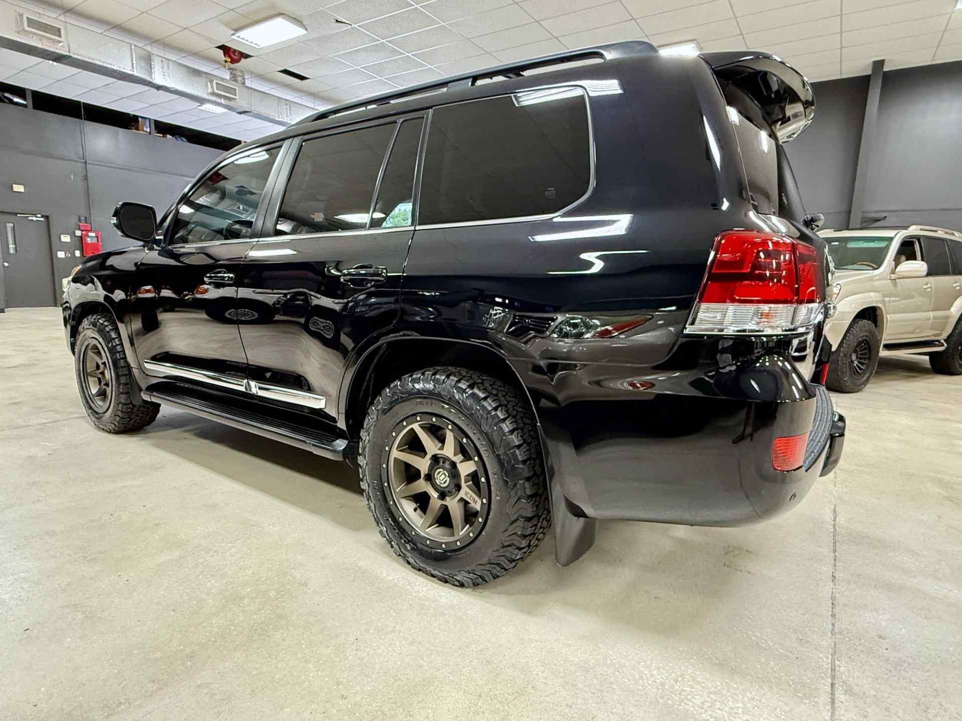 2018 Toyota Land Cruiser