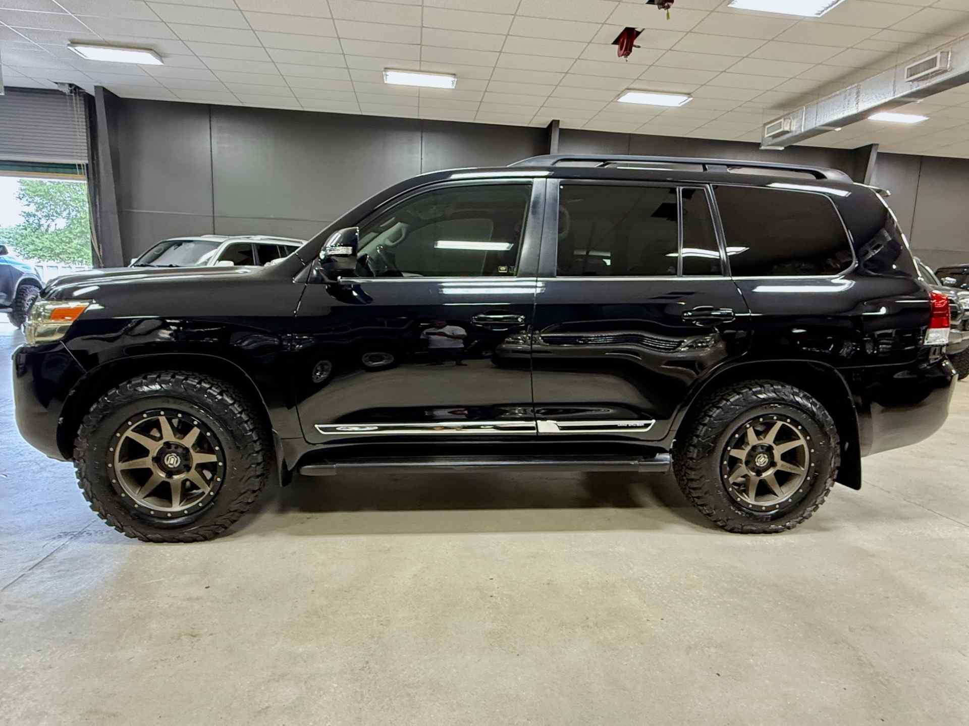 2018 Toyota Land Cruiser