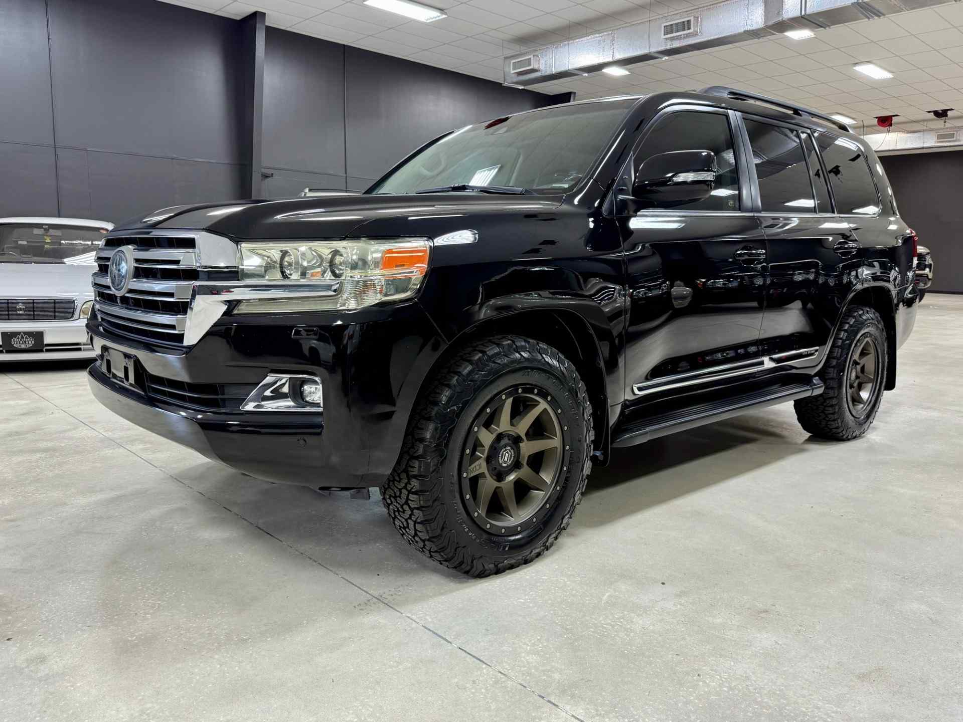 2018 Toyota Land Cruiser