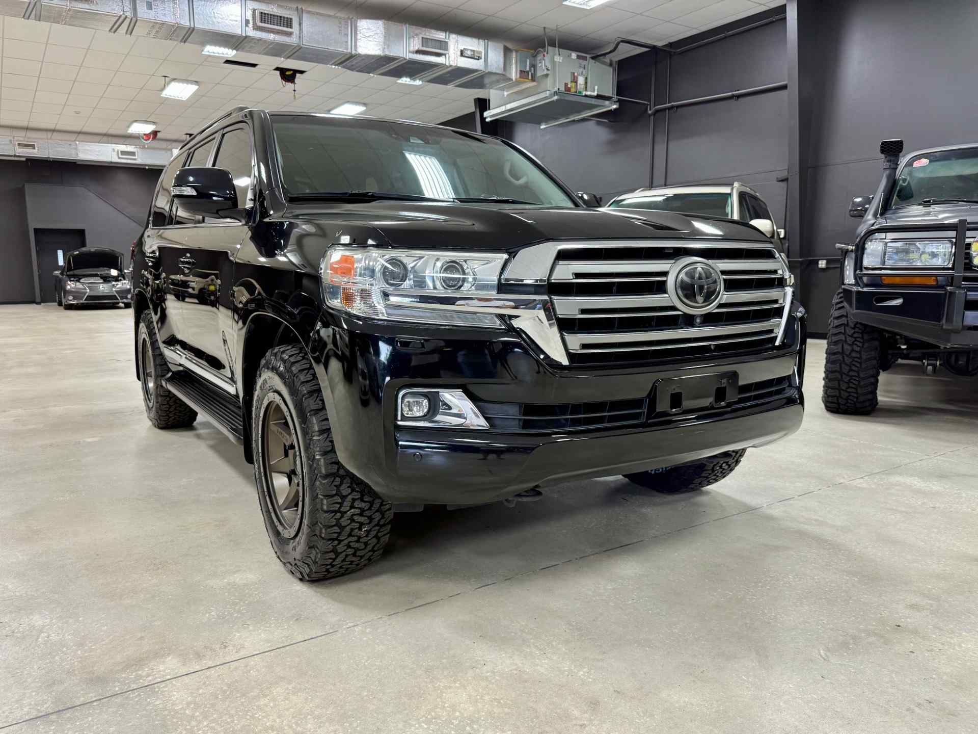 2018 Toyota Land Cruiser - 5