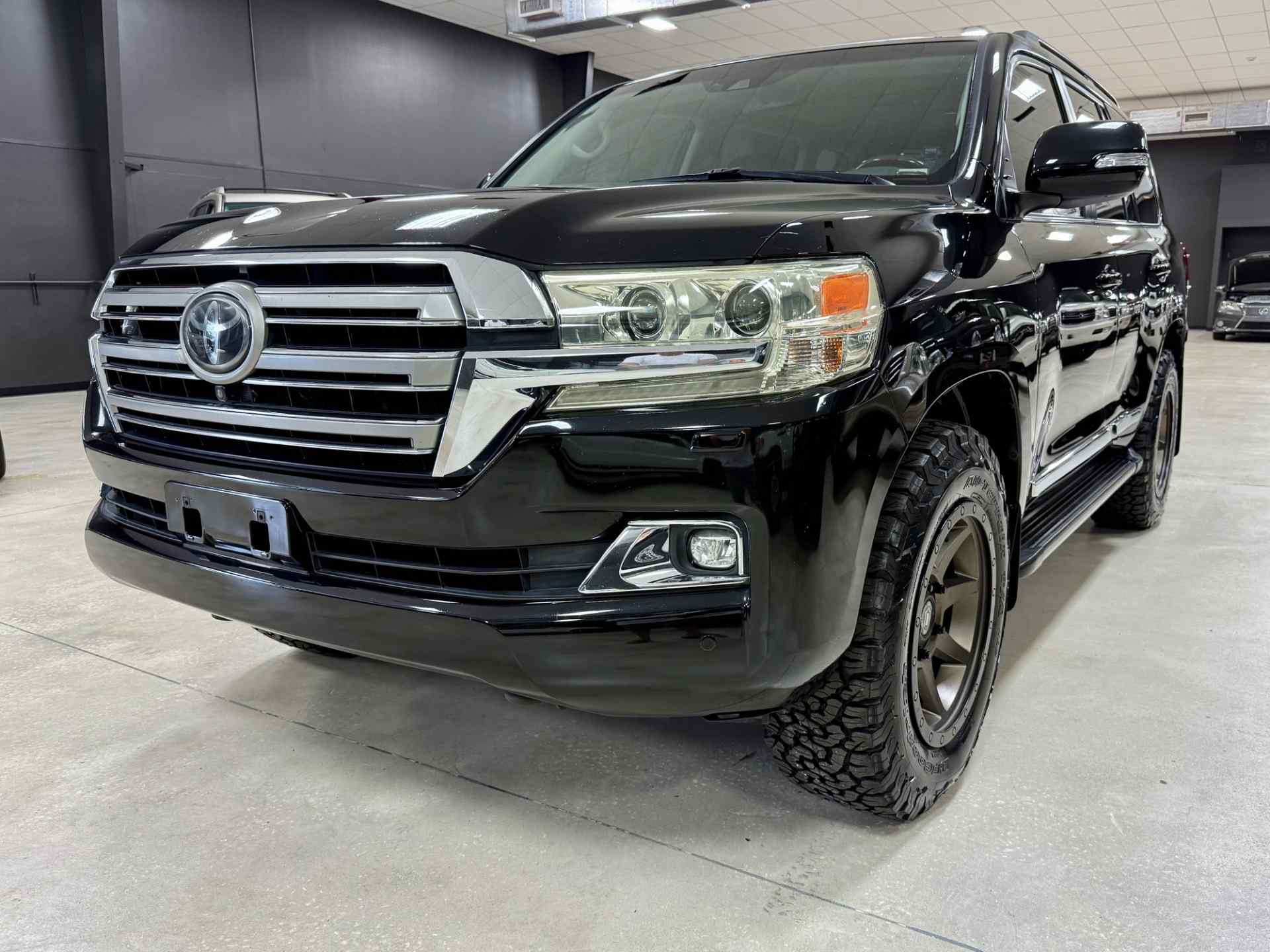 2018 Toyota Land Cruiser - 4