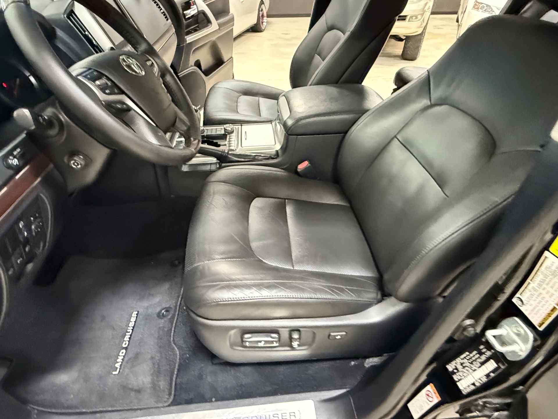 2018 Toyota Land Cruiser