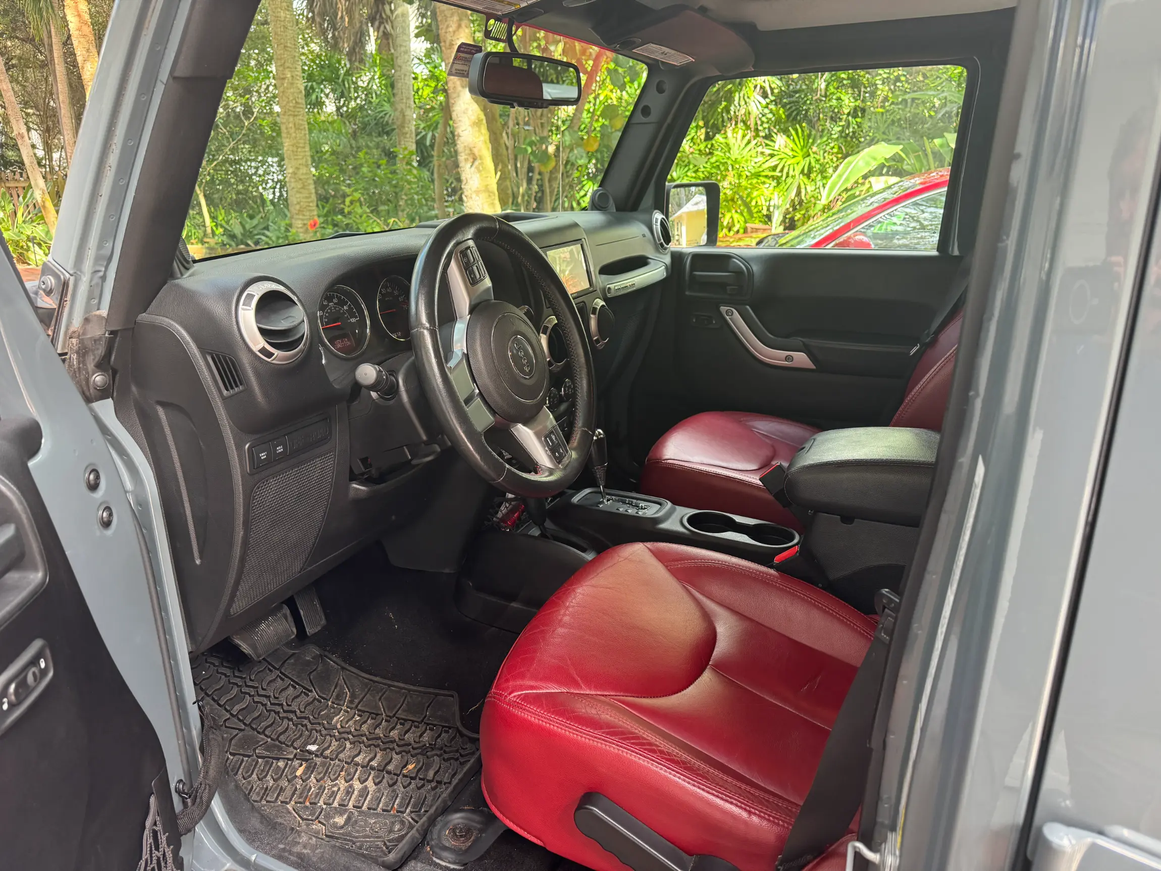 2013 Jeep Wrangler Unlimited Rubicon 10th Anniversary Edition - 2