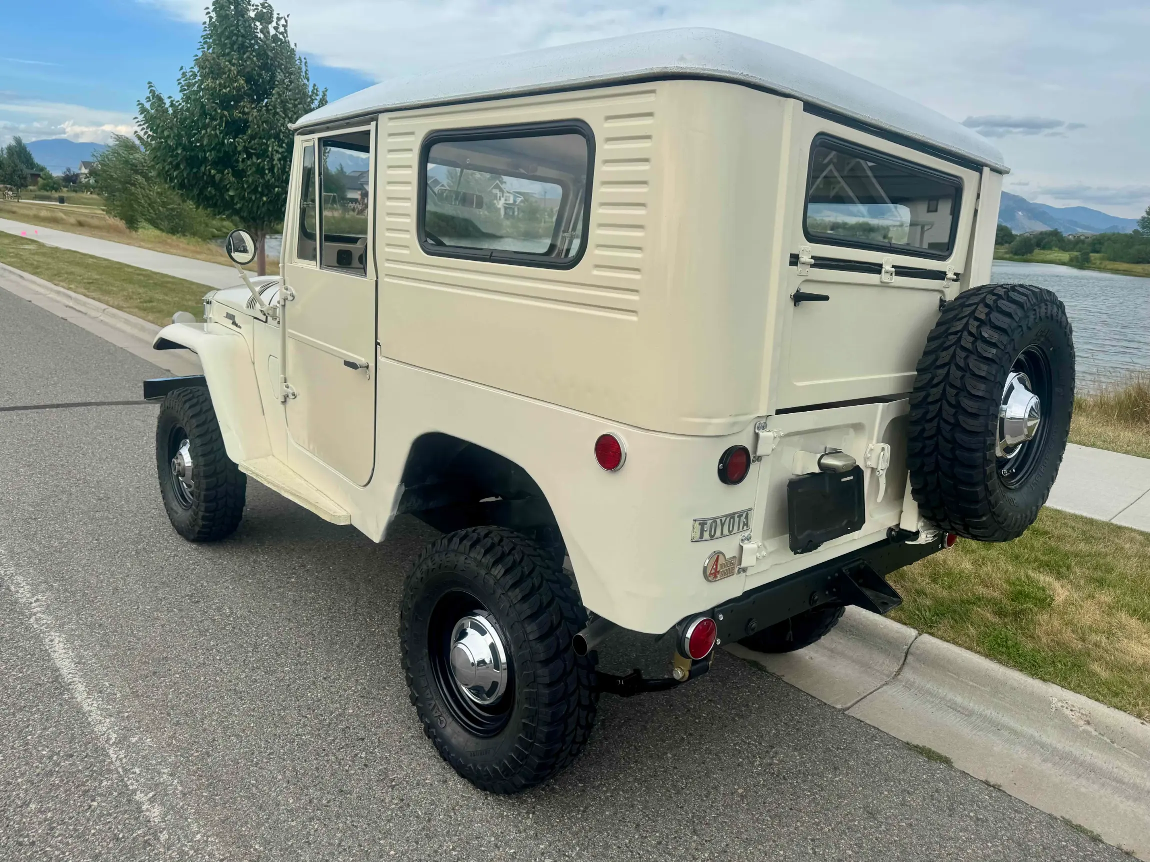 1965 Toyota Land Cruiser FJ40 - 2