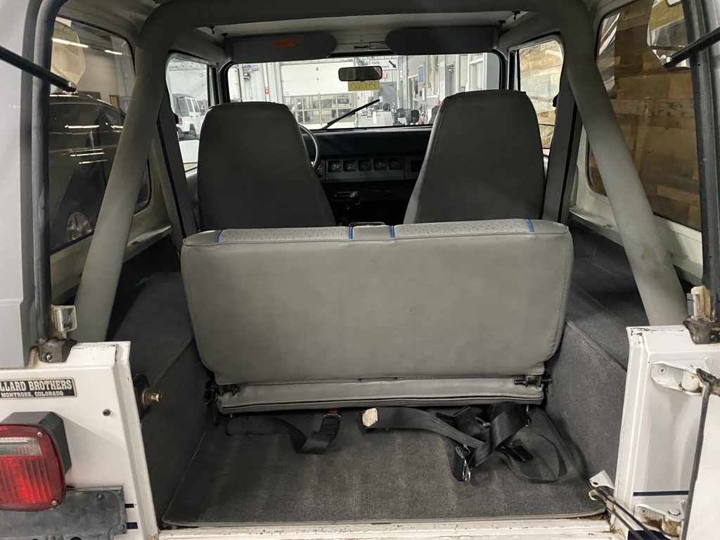 Sold: 1990 Jeep Wrangler Islander YJ