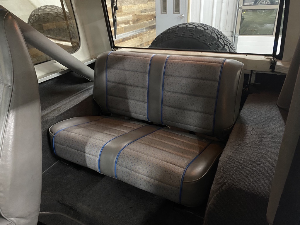 Sold: 1990 Jeep Wrangler Islander YJ