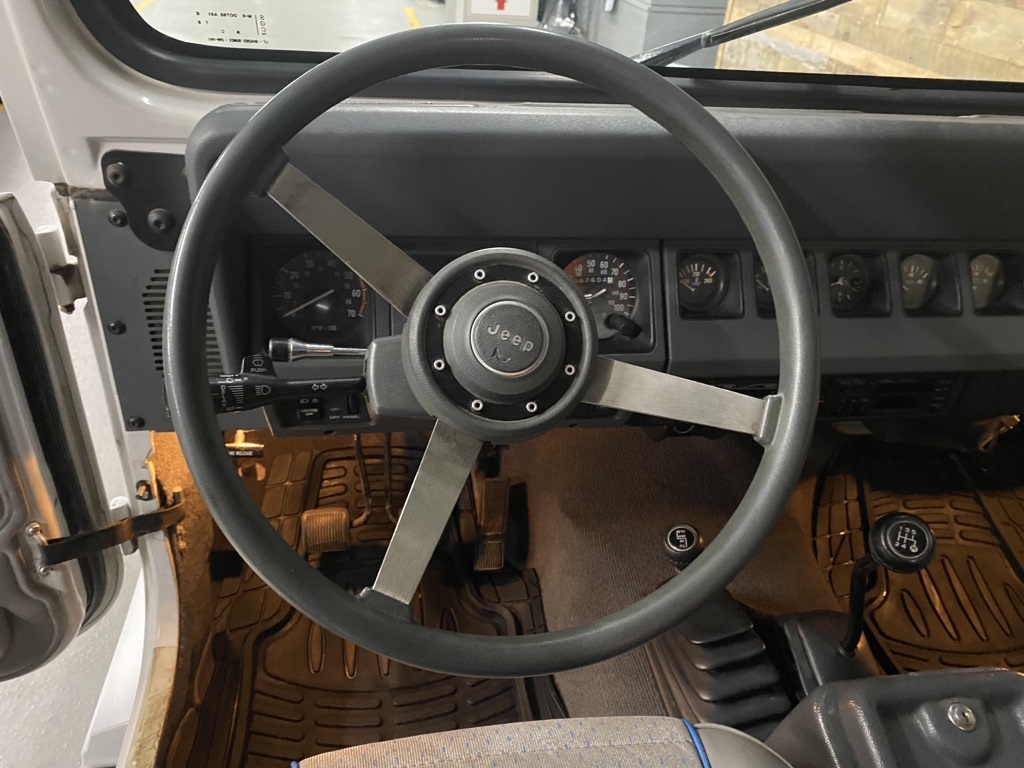 Sold: 1990 Jeep Wrangler Islander YJ