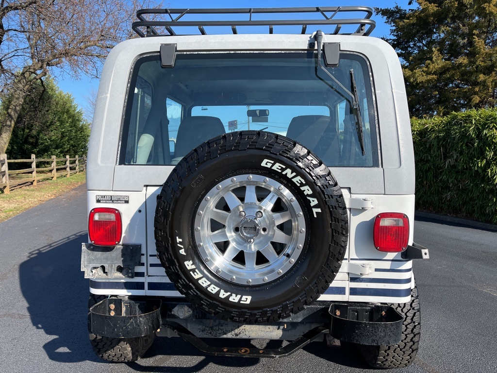 Sold: 1990 Jeep Wrangler Islander YJ