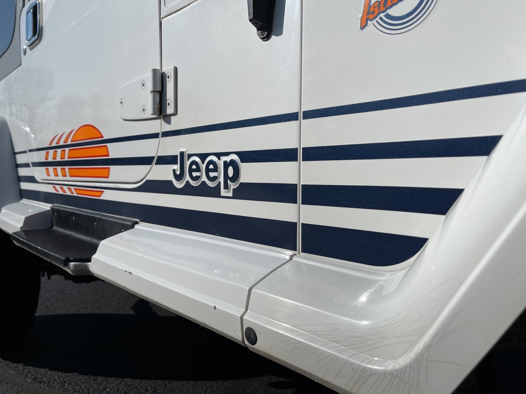 Sold: 1990 Jeep Wrangler Islander YJ