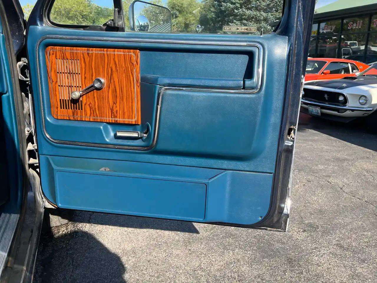 1984 Ford F-150 XLT Styleside - 2