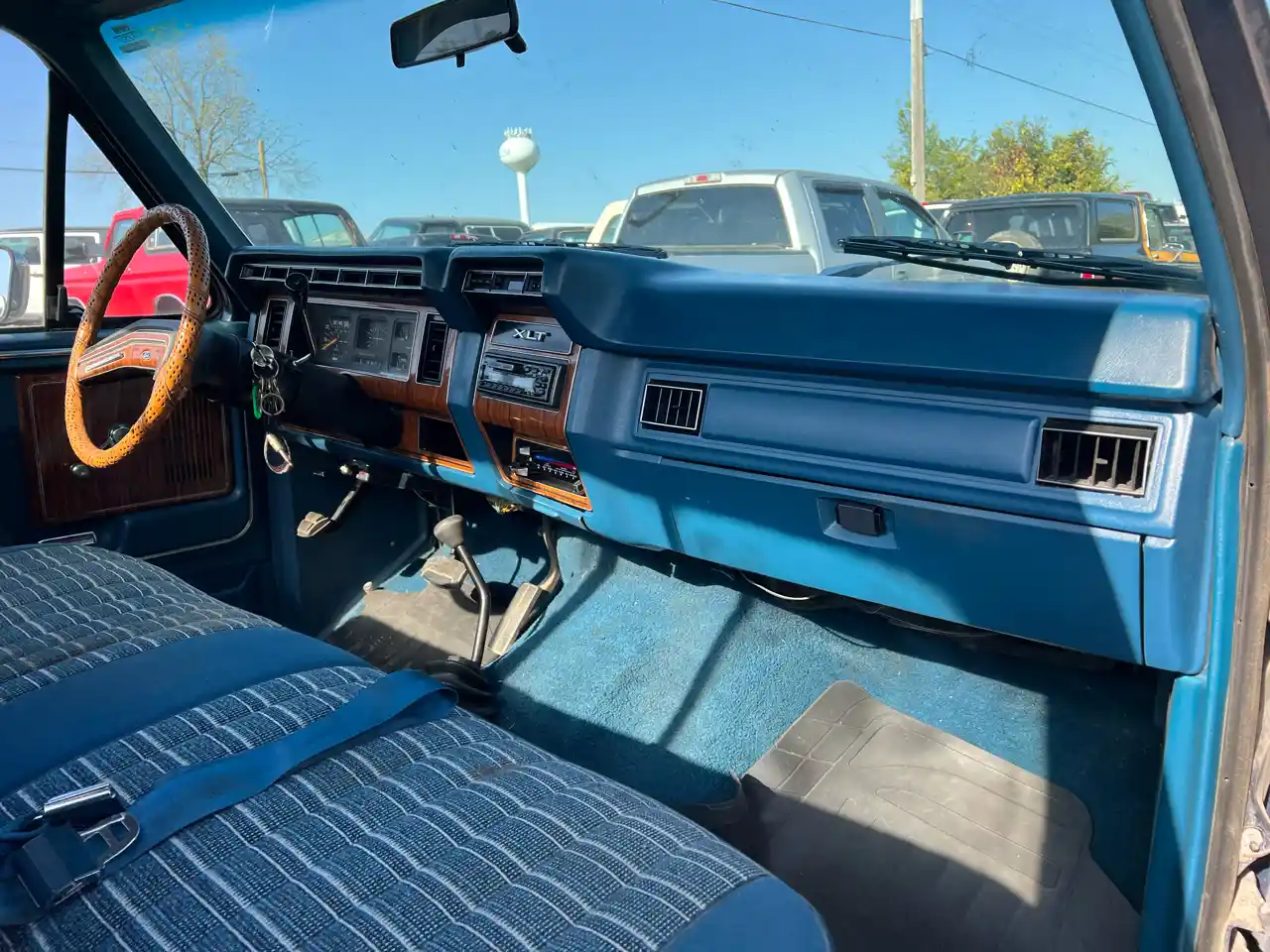 1984 Ford F-150 XLT Styleside - 5