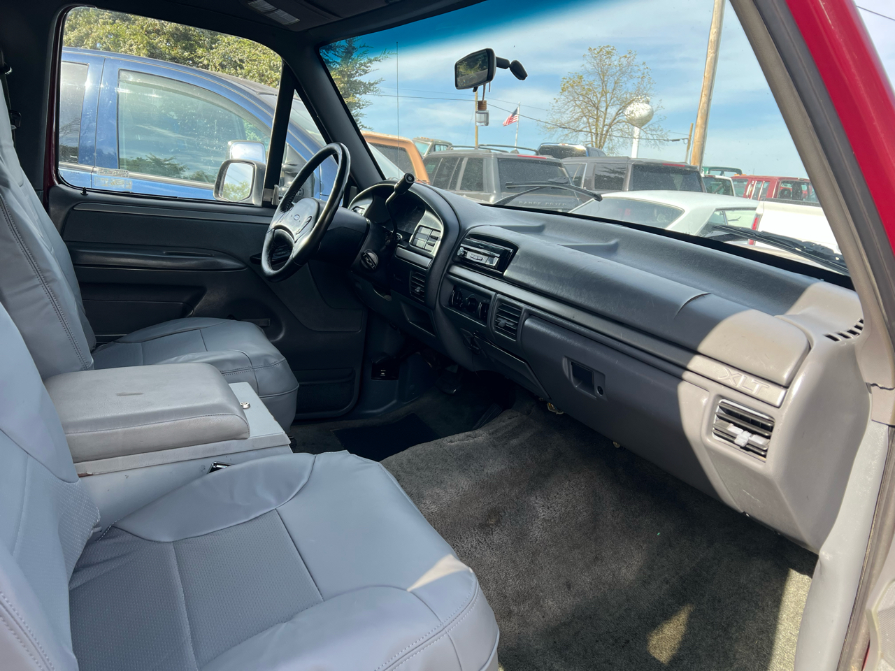 1993 Ford Bronco XLT - 2