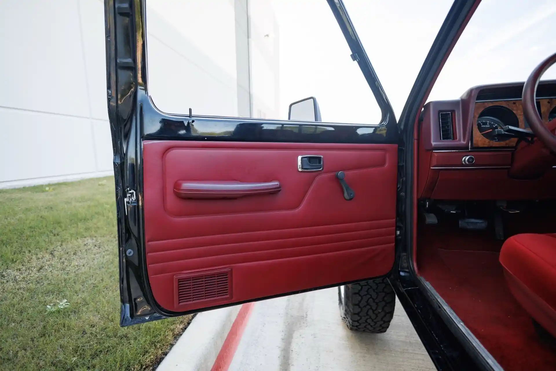61k-Mile 1988 Ford Ranger XLT 4×4