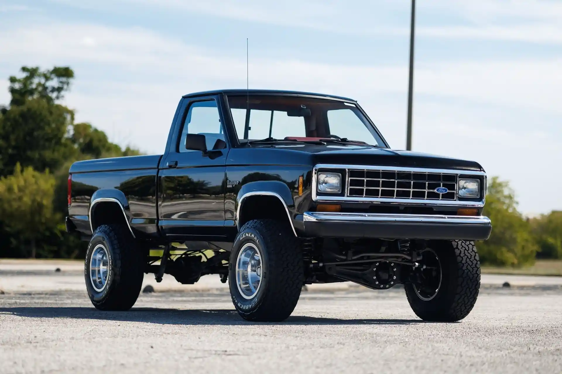 61k-Mile 1988 Ford Ranger XLT 4×4 - 3