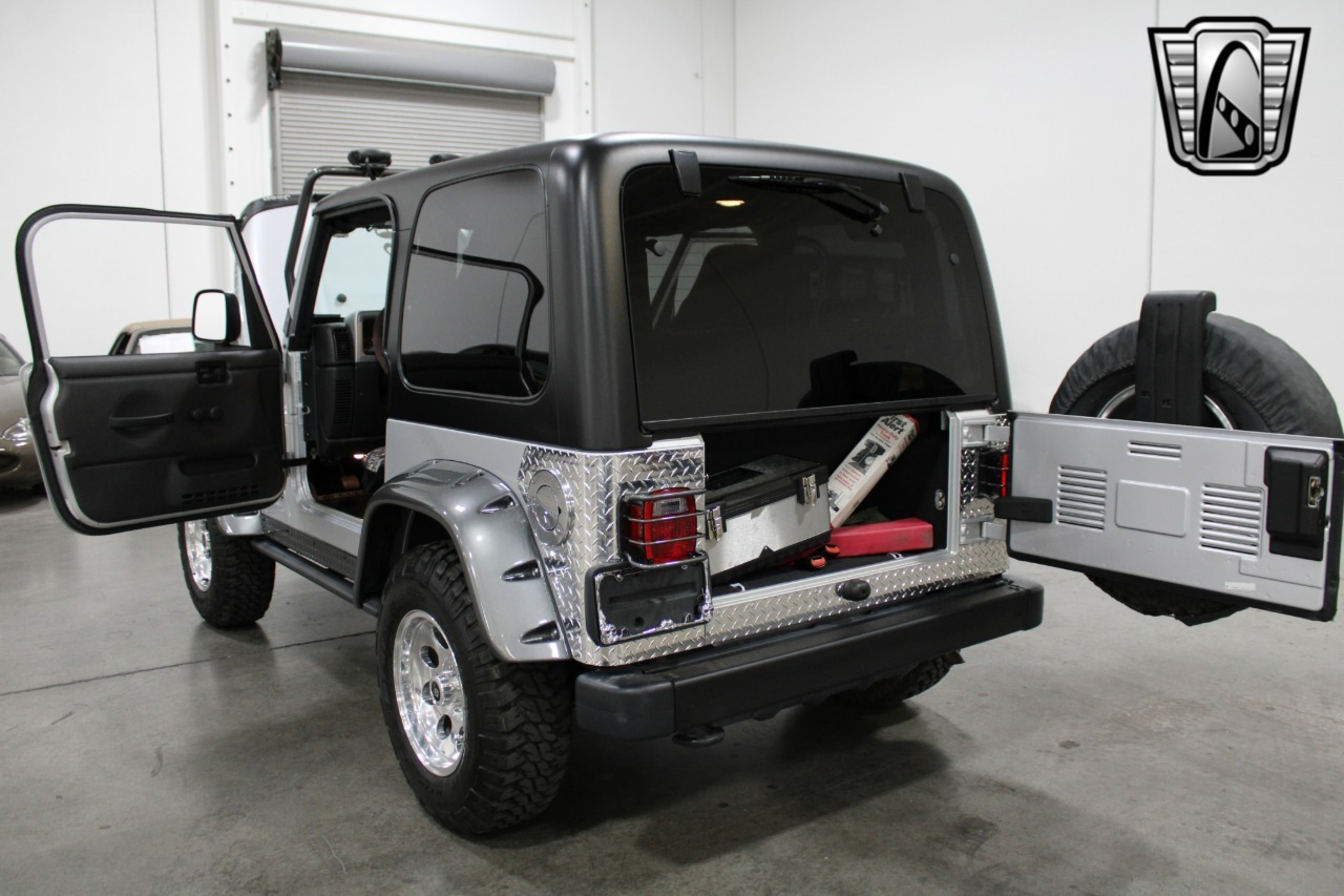 1,352-Mile 2003 Jeep Wrangler Rubicon Tomb Raider