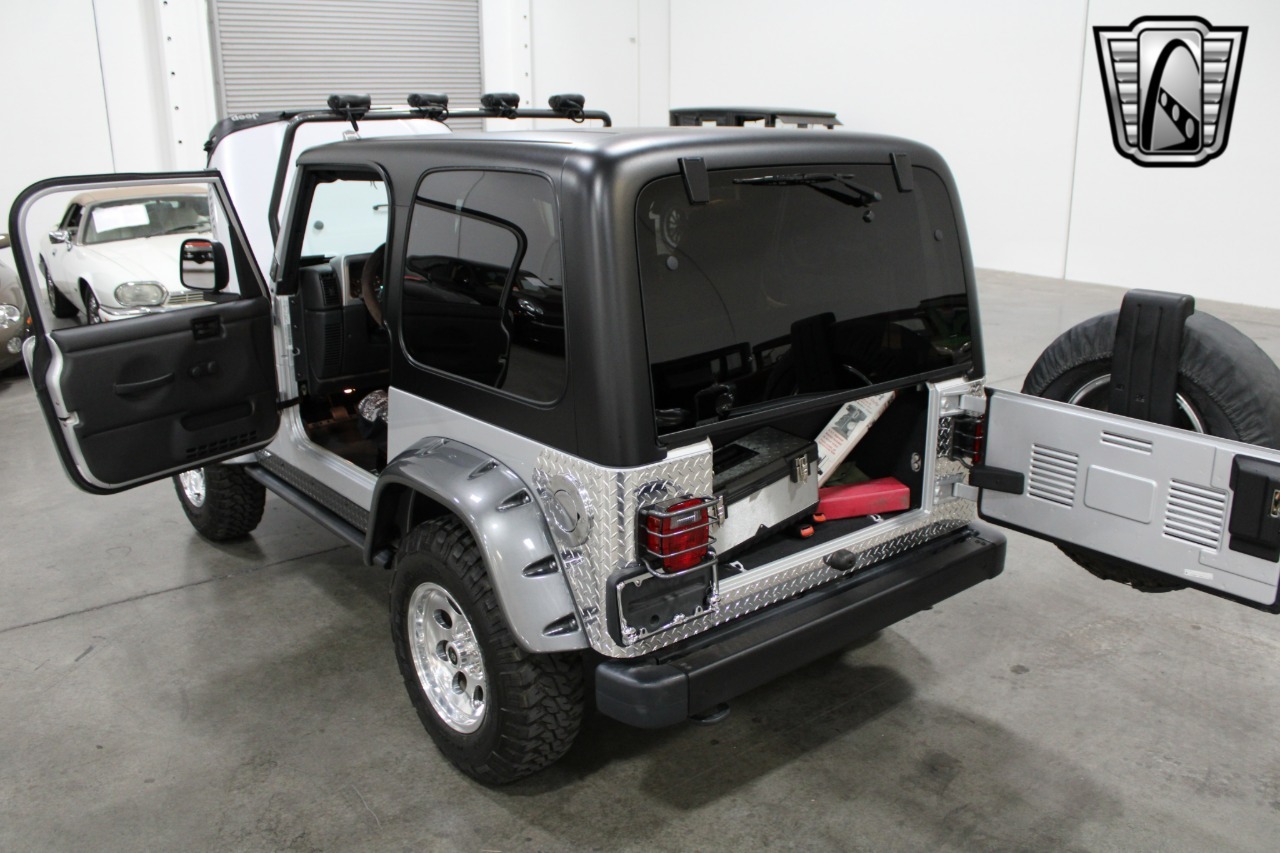 1,352-Mile 2003 Jeep Wrangler Rubicon Tomb Raider