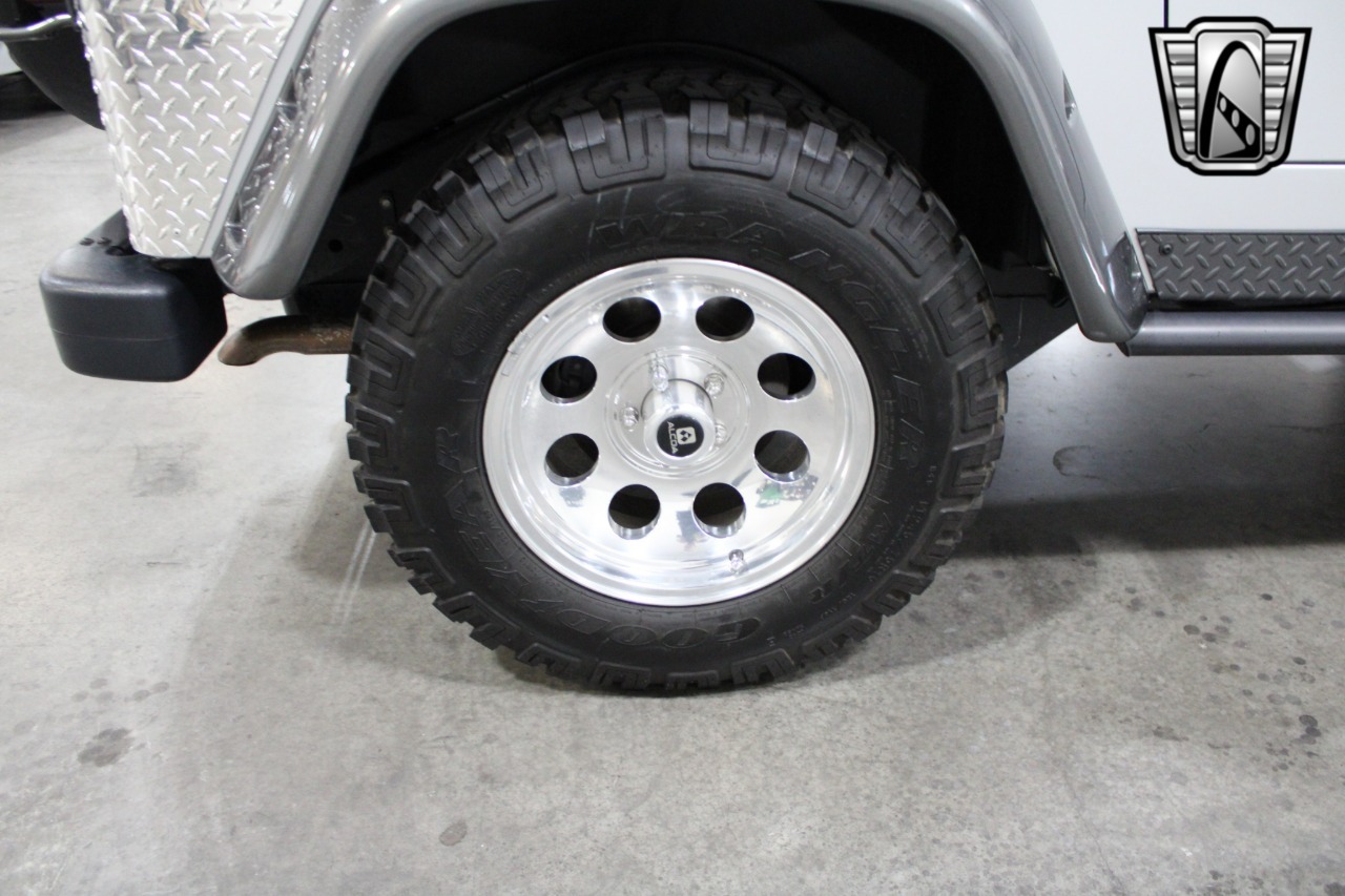 1,352-Mile 2003 Jeep Wrangler Rubicon Tomb Raider