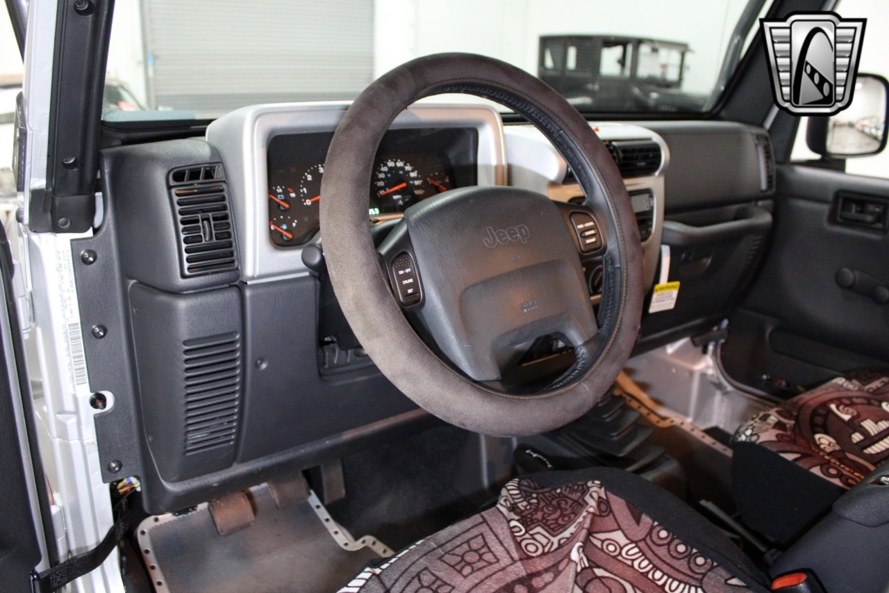 1,352-Mile 2003 Jeep Wrangler Rubicon Tomb Raider