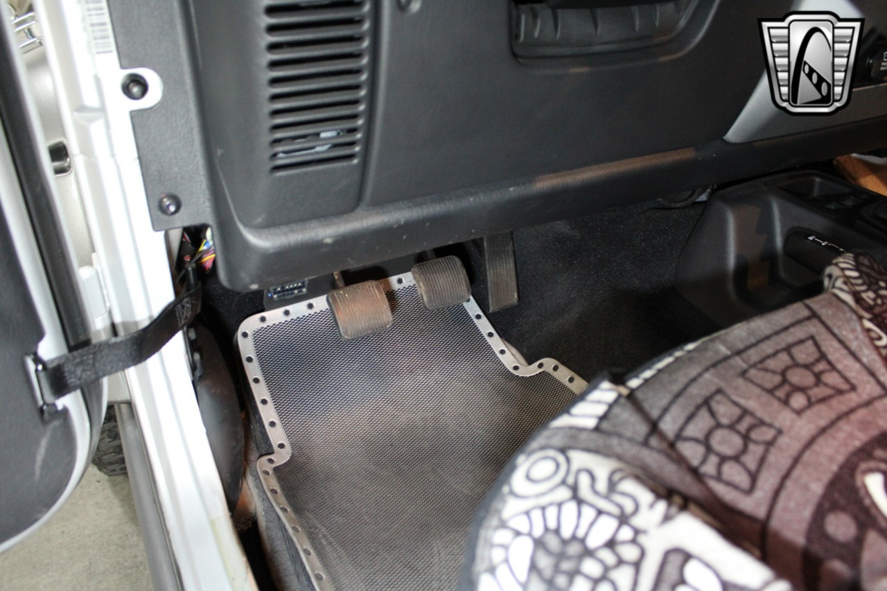 1,352-Mile 2003 Jeep Wrangler Rubicon Tomb Raider