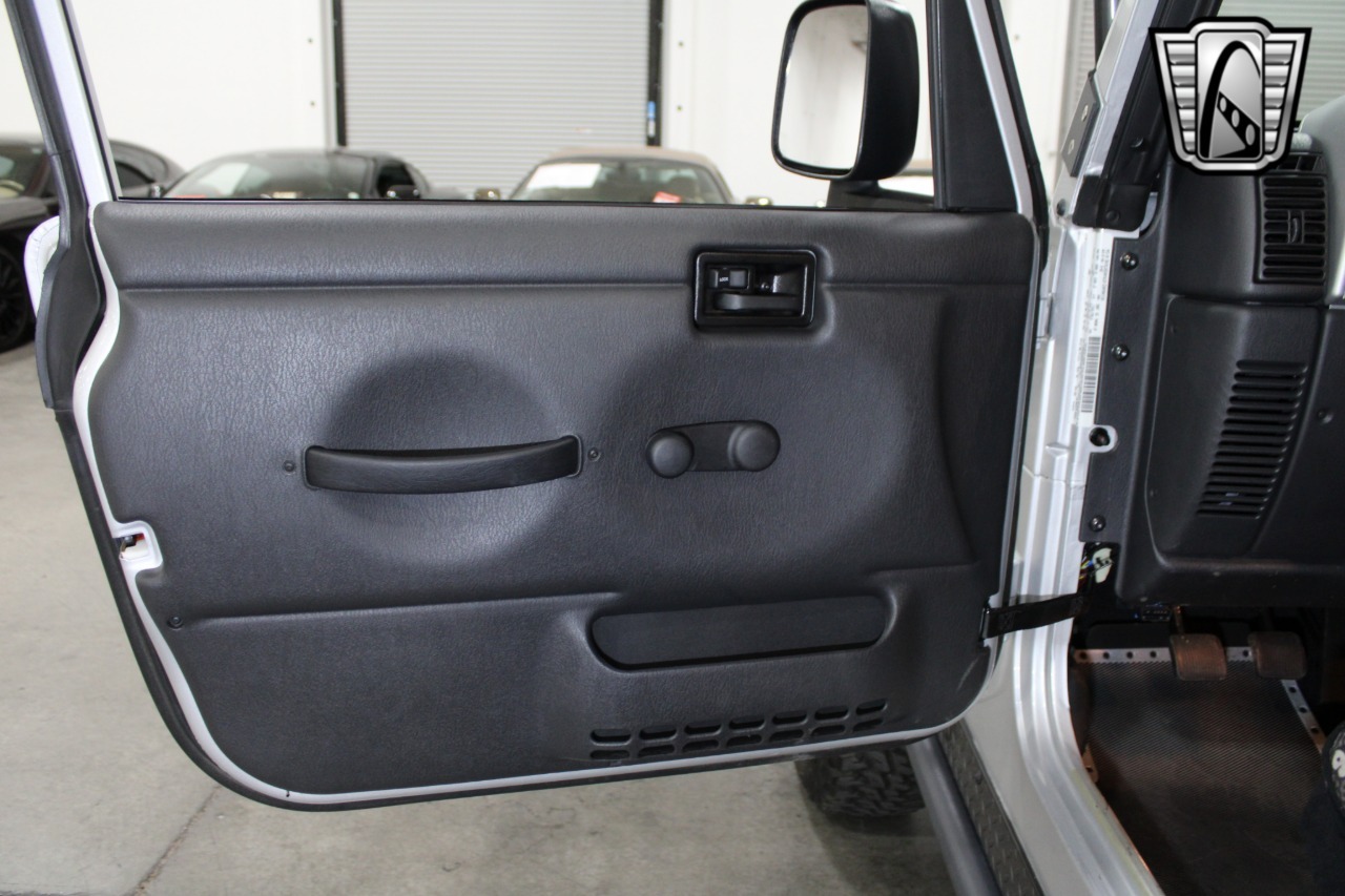 1,352-Mile 2003 Jeep Wrangler Rubicon Tomb Raider