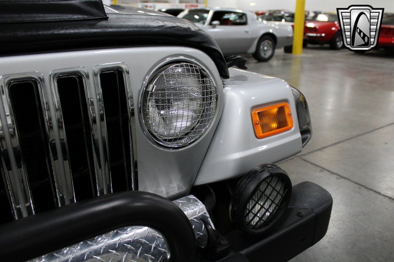 1,352-Mile 2003 Jeep Wrangler Rubicon Tomb Raider