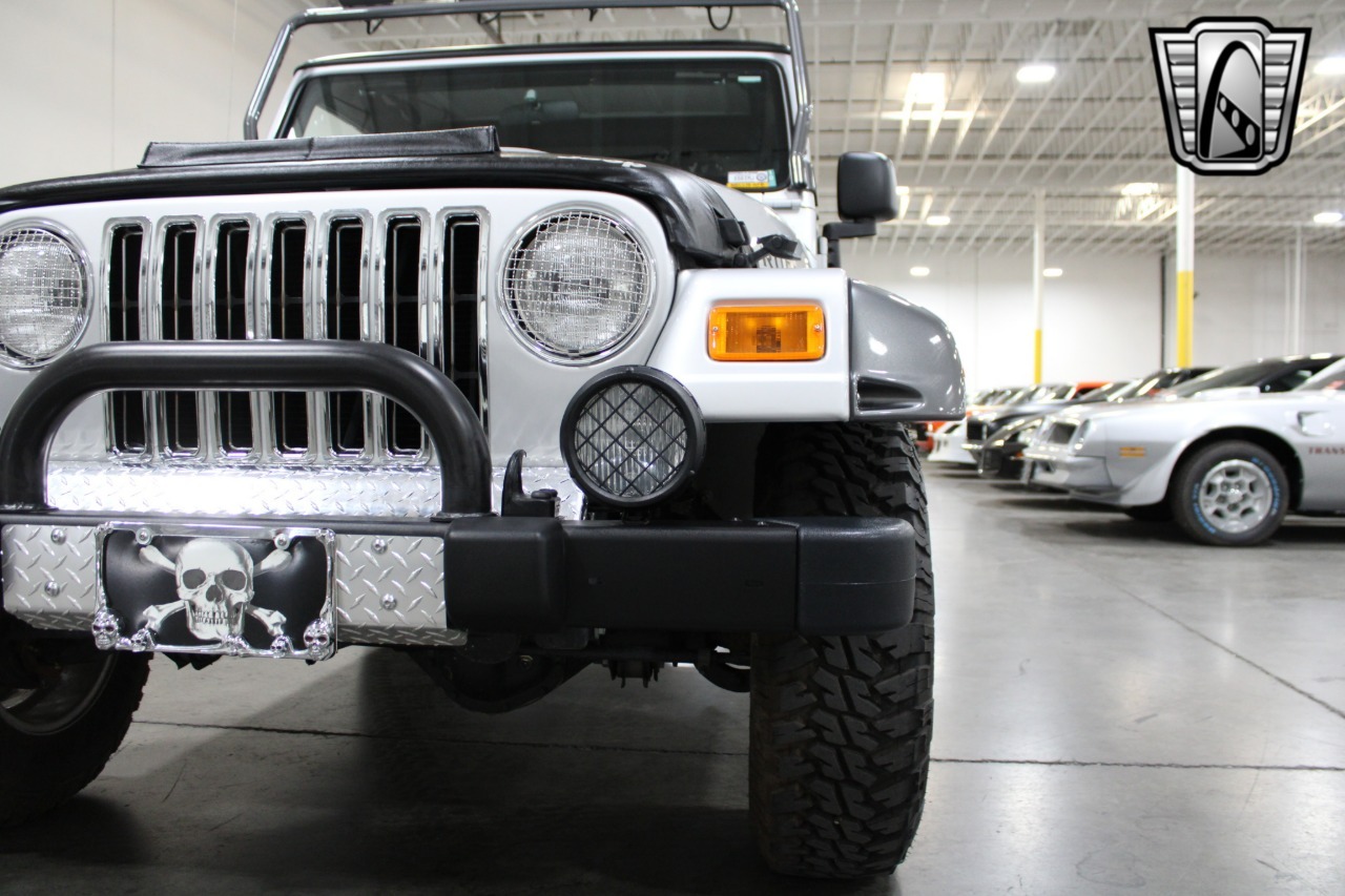 1,352-Mile 2003 Jeep Wrangler Rubicon Tomb Raider