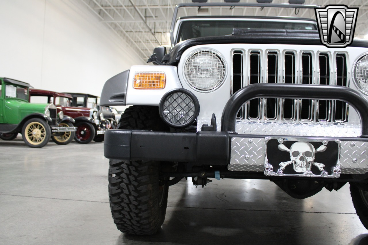 1,352-Mile 2003 Jeep Wrangler Rubicon Tomb Raider