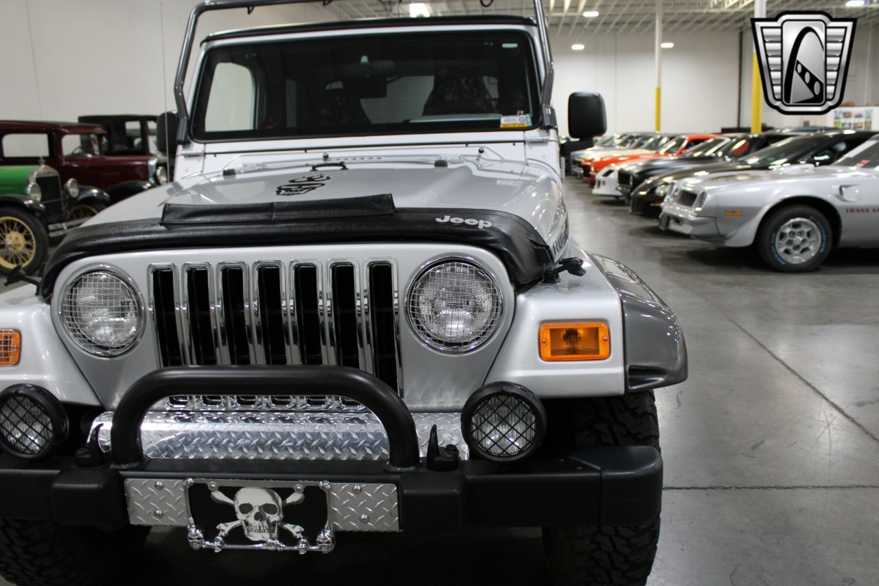 1,352-Mile 2003 Jeep Wrangler Rubicon Tomb Raider